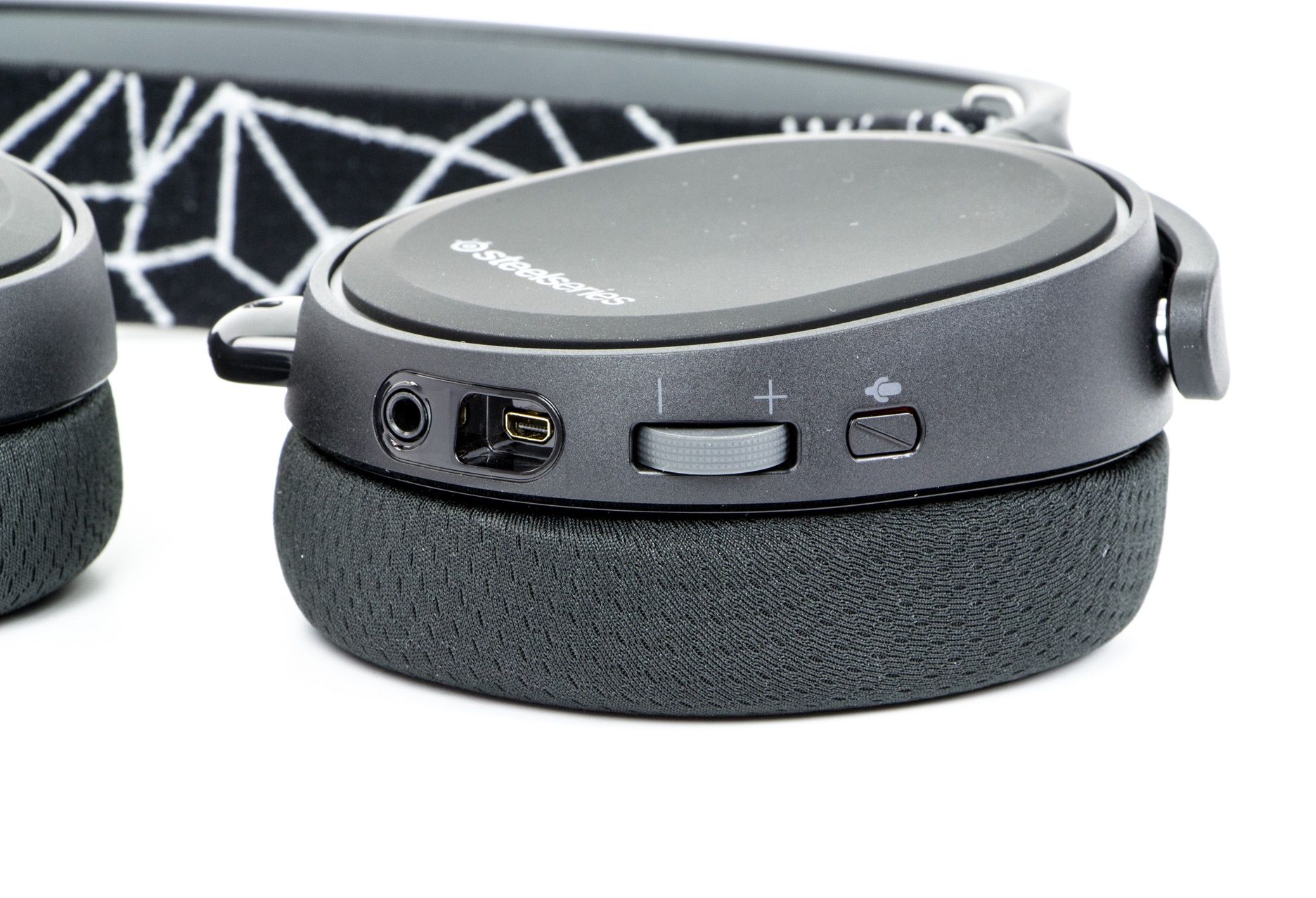 SteelSeries Arctis 5 - pokrętło głośności
