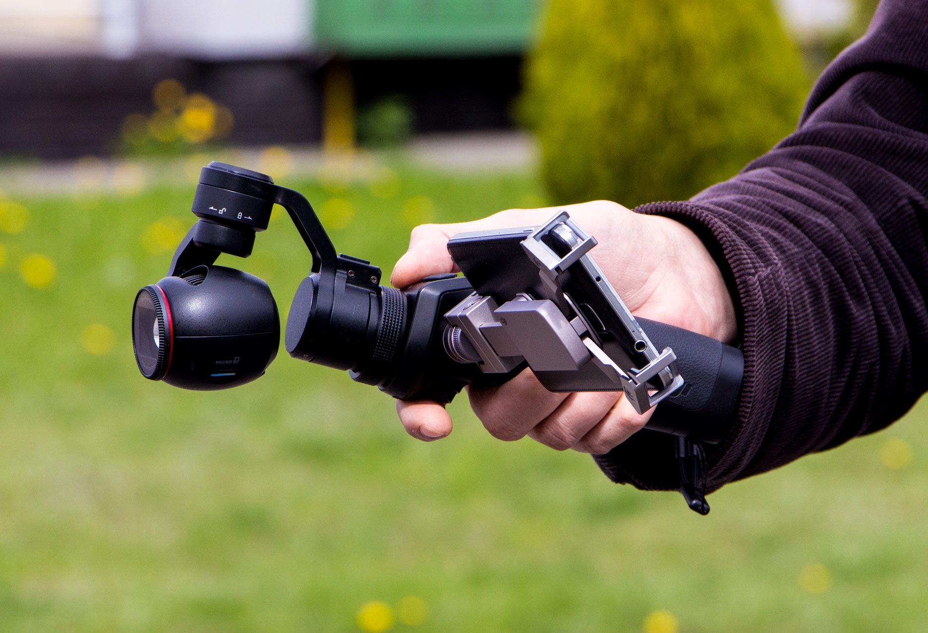 Dji Osmo - zmiana położenia kamery do pozycji latarki