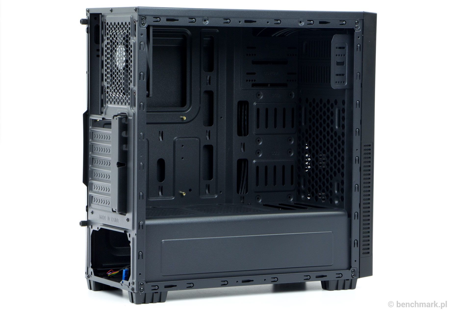SilentiumPC Regnum RG1 Pure Black - wnętrze