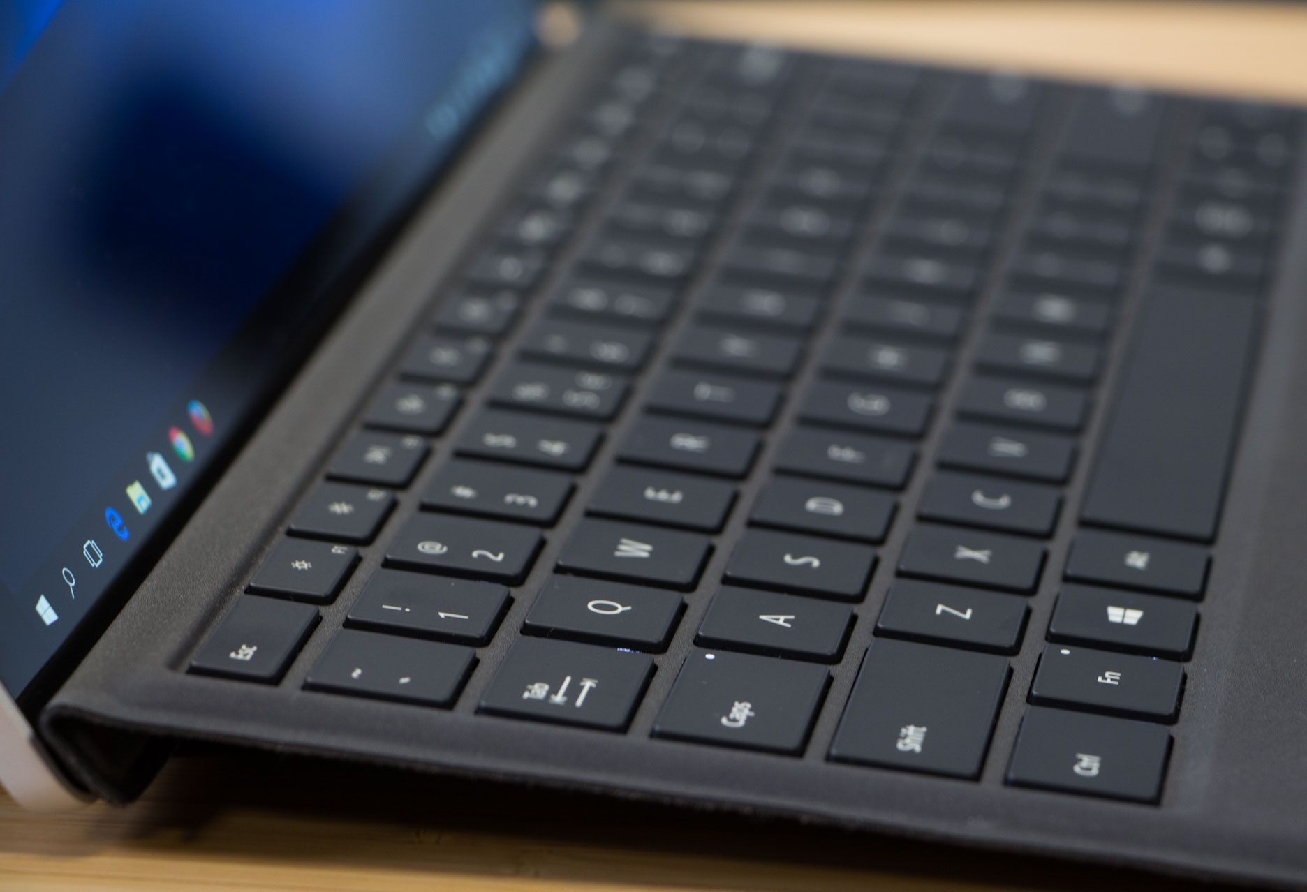 Microsoft Surface Pro klawiatura Type Cover