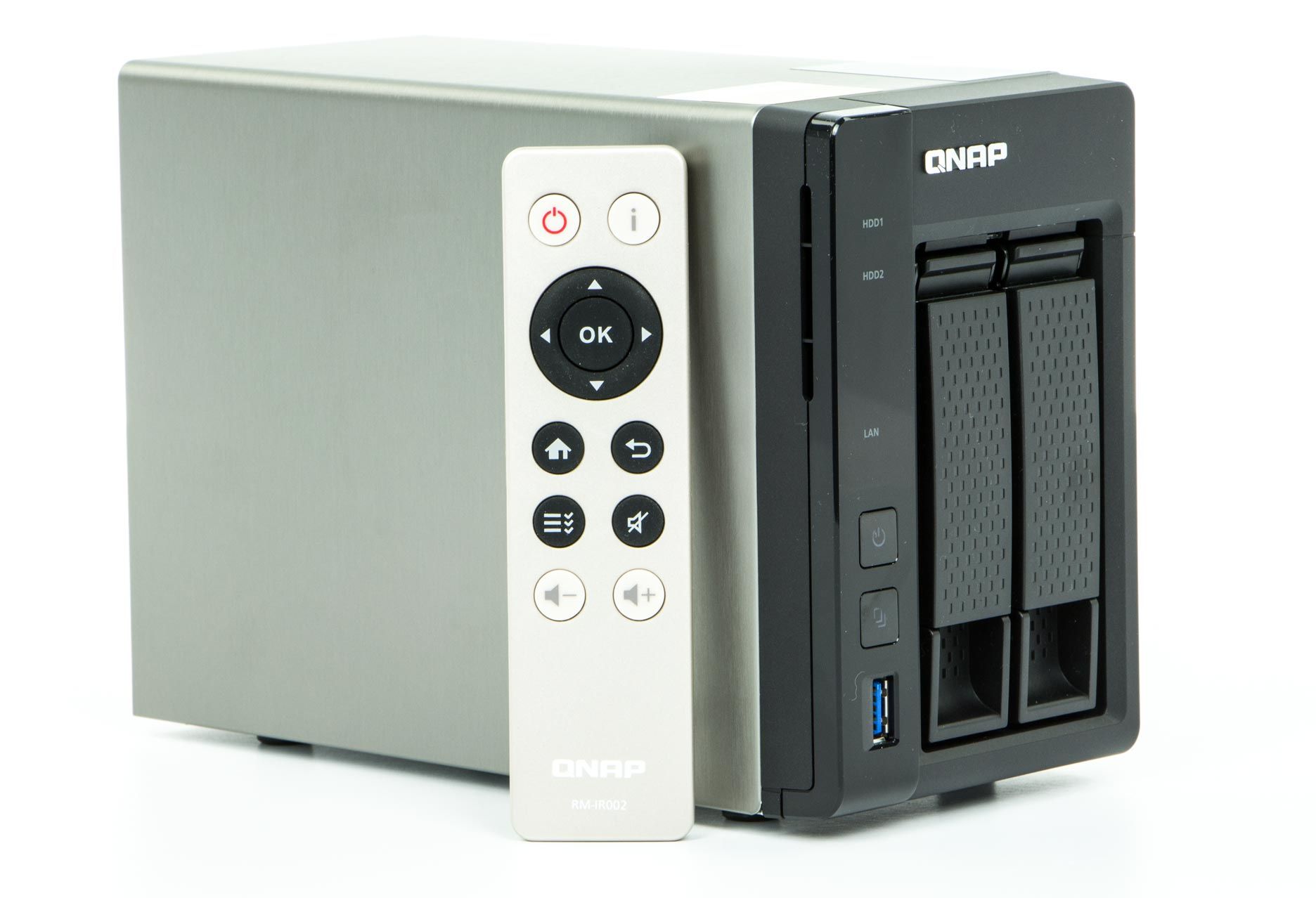 QNAP TS-253A wraz z pilotem