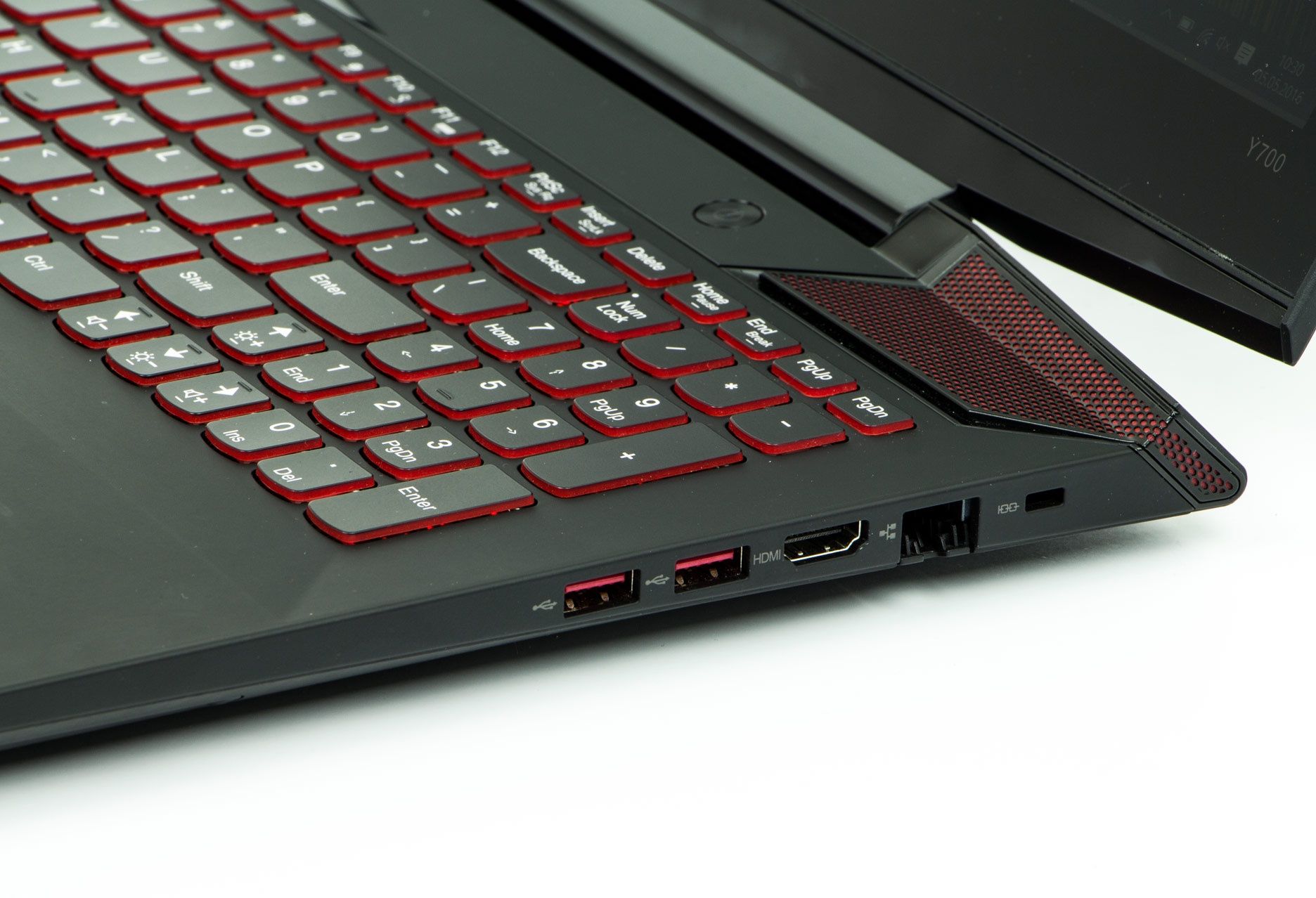 Lenovo Y700-15ISK prawy bok