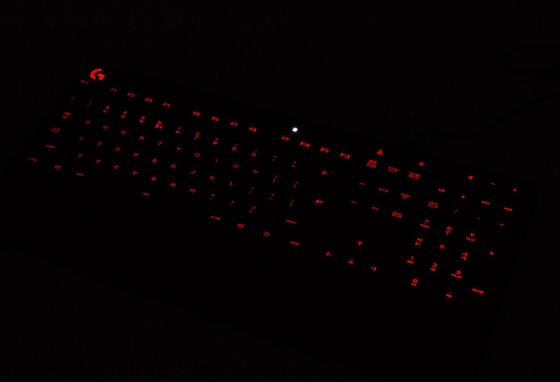Logitech G213 Prodigy - czerwone podświetlenie