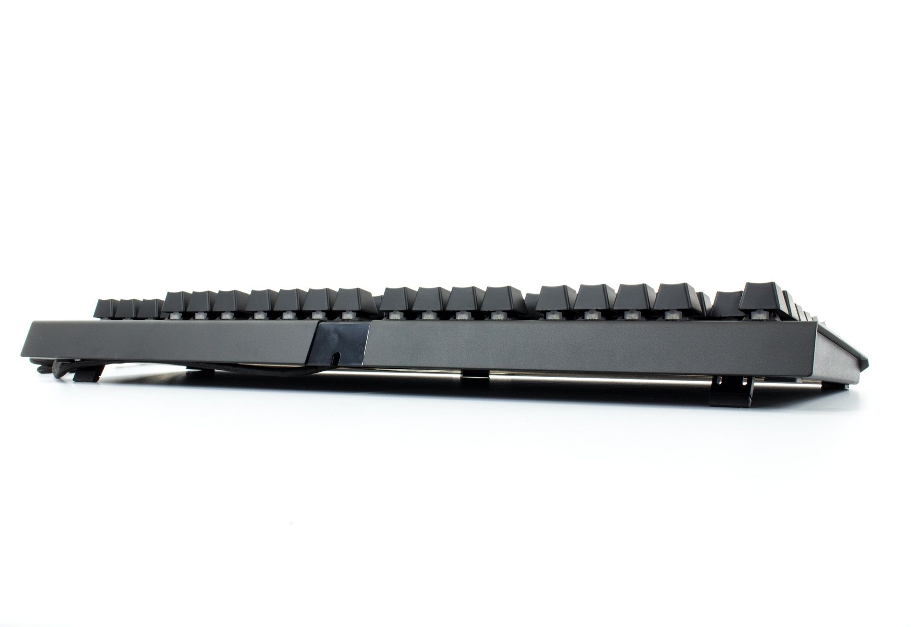 Razer BlackWidow X Chroma - klawiatura uniesiona na nóżkach