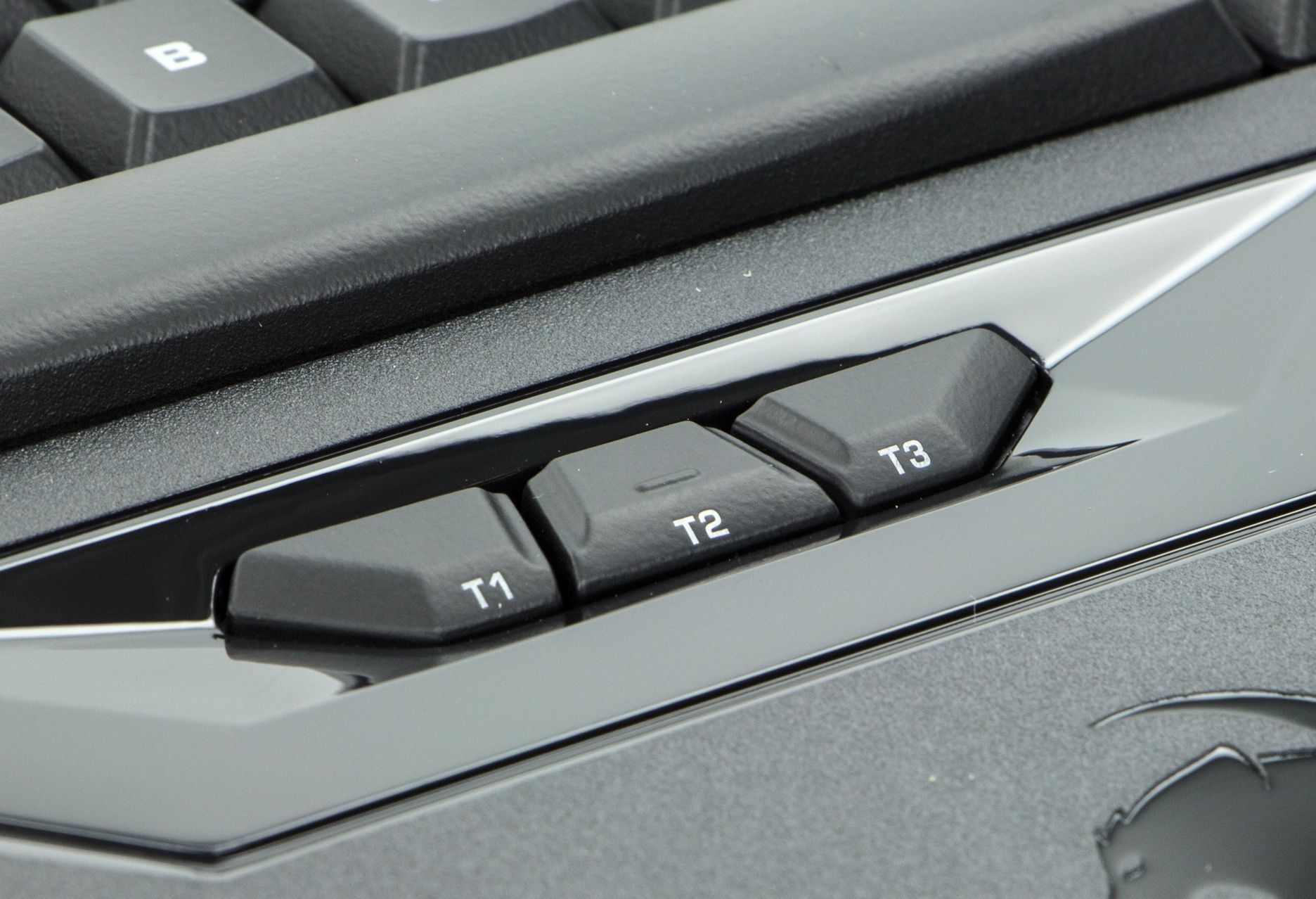 Roccat Isku+ Force FX - trzy dodatkowe przyciski w podkładce pod nadgarstki