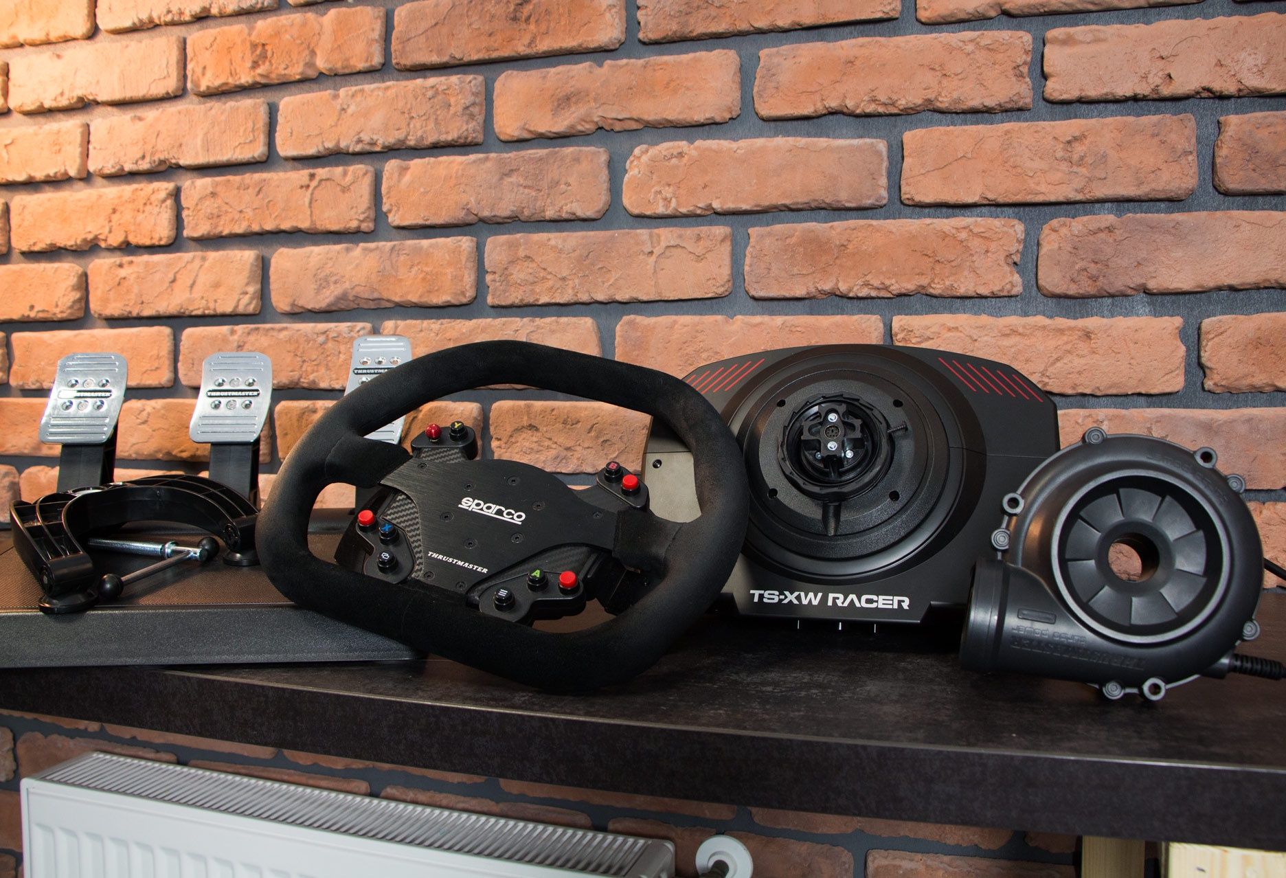 Thrustmaster TS-XW Racer Sparco P310 Competition Mod - wszystkie elementy zestawu