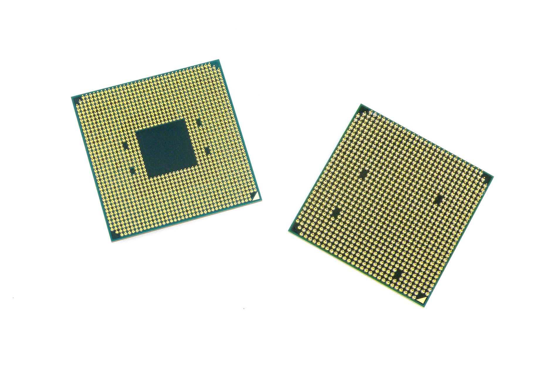 AMD Ryzen 7 1800X i AMD FX 9590