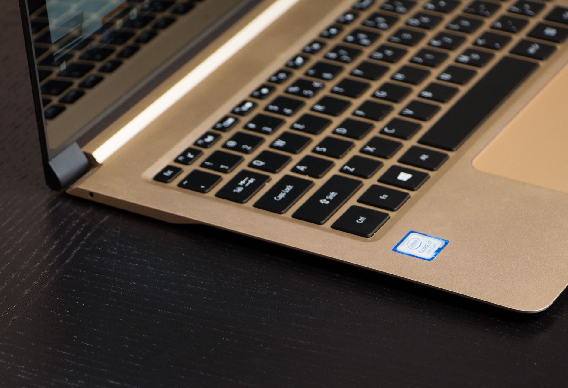 Acer Swift 7 lewy bok