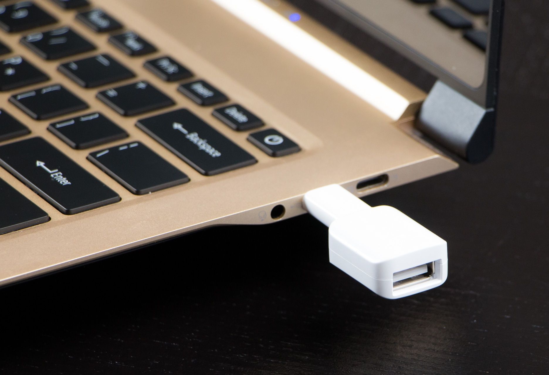 Acer Swift 7 przejściówka do portów UBS 3.1 typ C