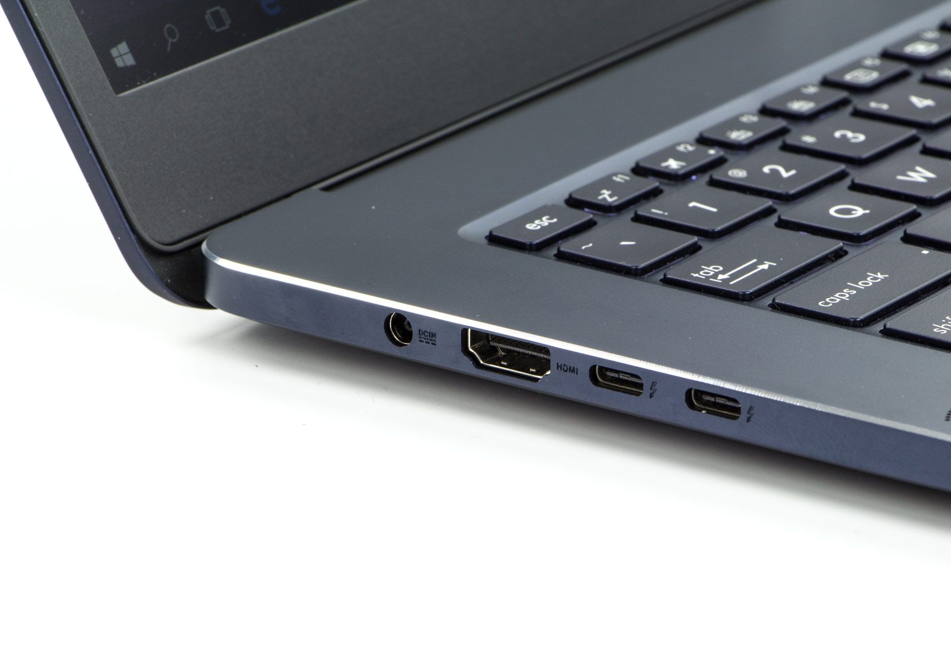 Asus ZenBook Pro UX550VD lewy bok