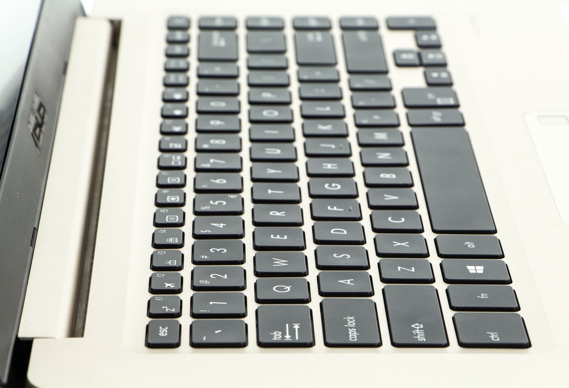 Asus VivoBook S15 przód