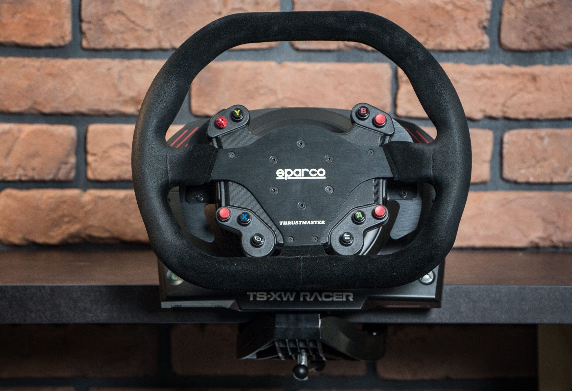 Thrustmaster TS-XW Racer Sparco P310 Competition Mod - widok od przodu