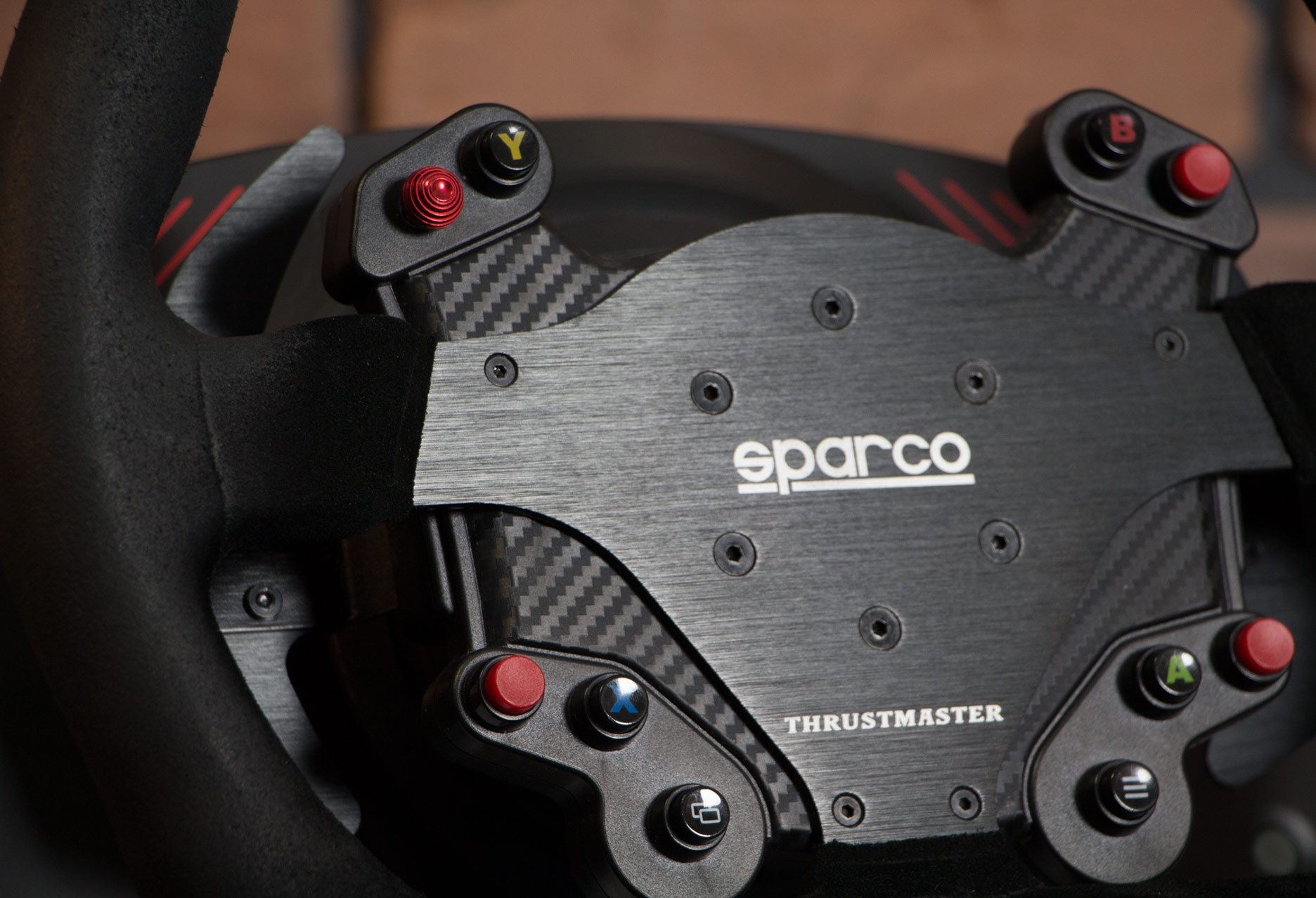 Thrustmaster TS-XW Racer Sparco P310 Competition Mod - wstawki udające włókno węglowe