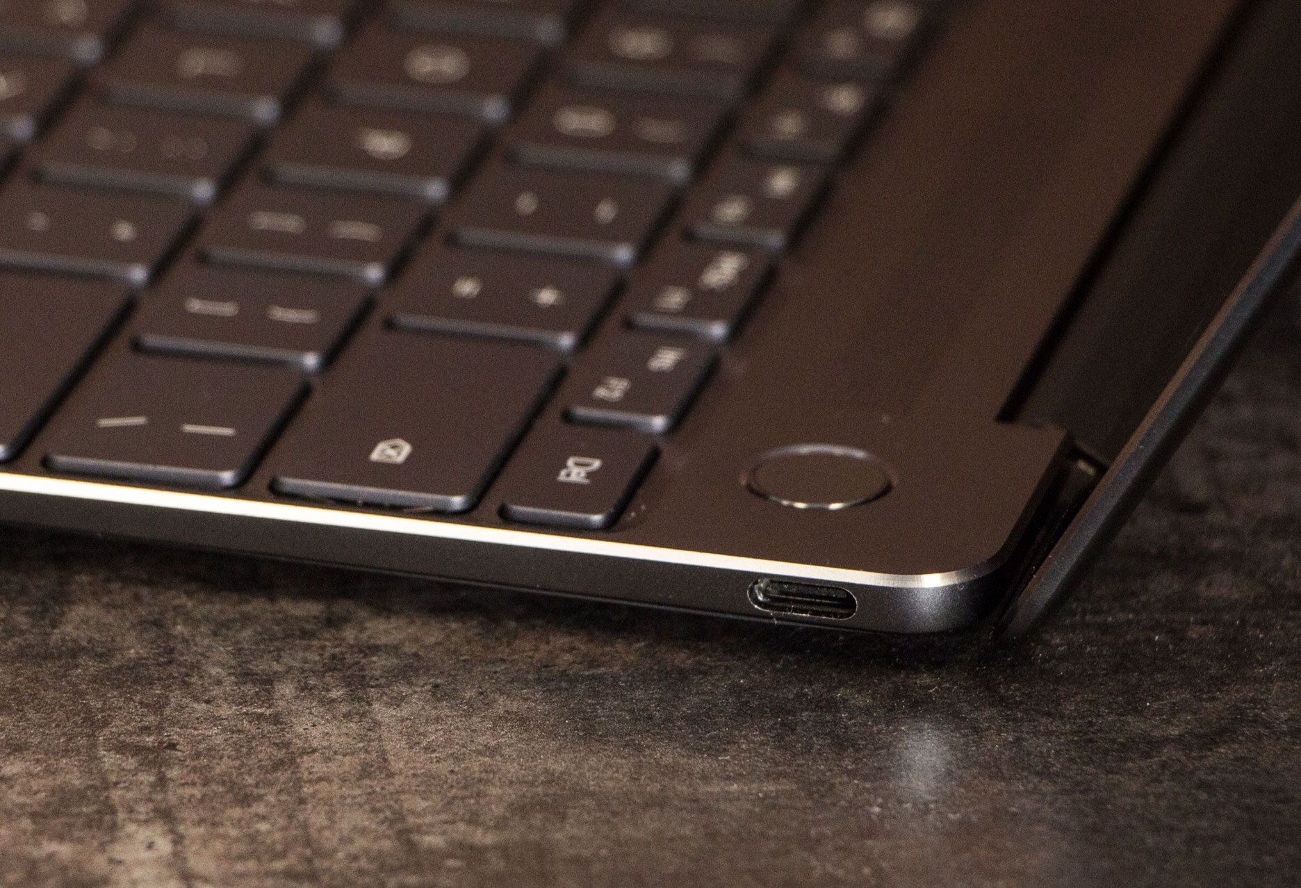 Huawei MateBook X prawy bok