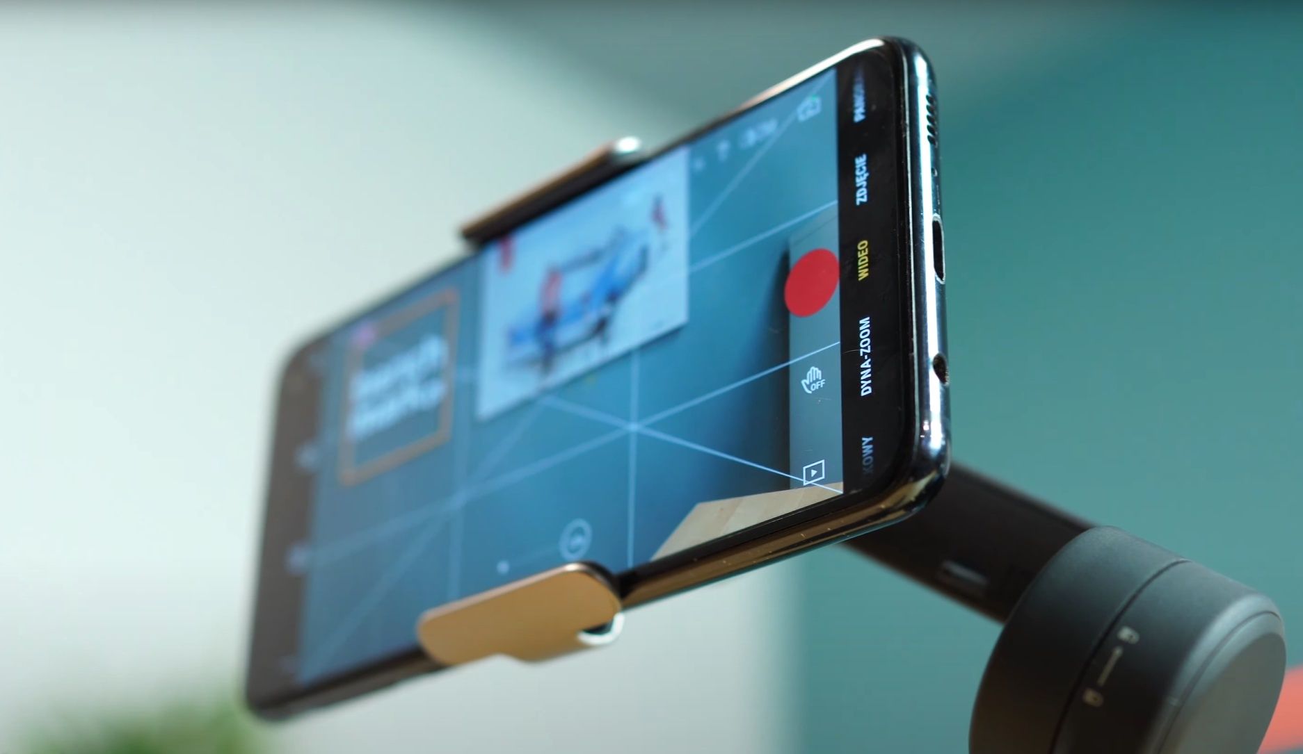 Dji Osmo Mobile 6 - telefon na gimbalu