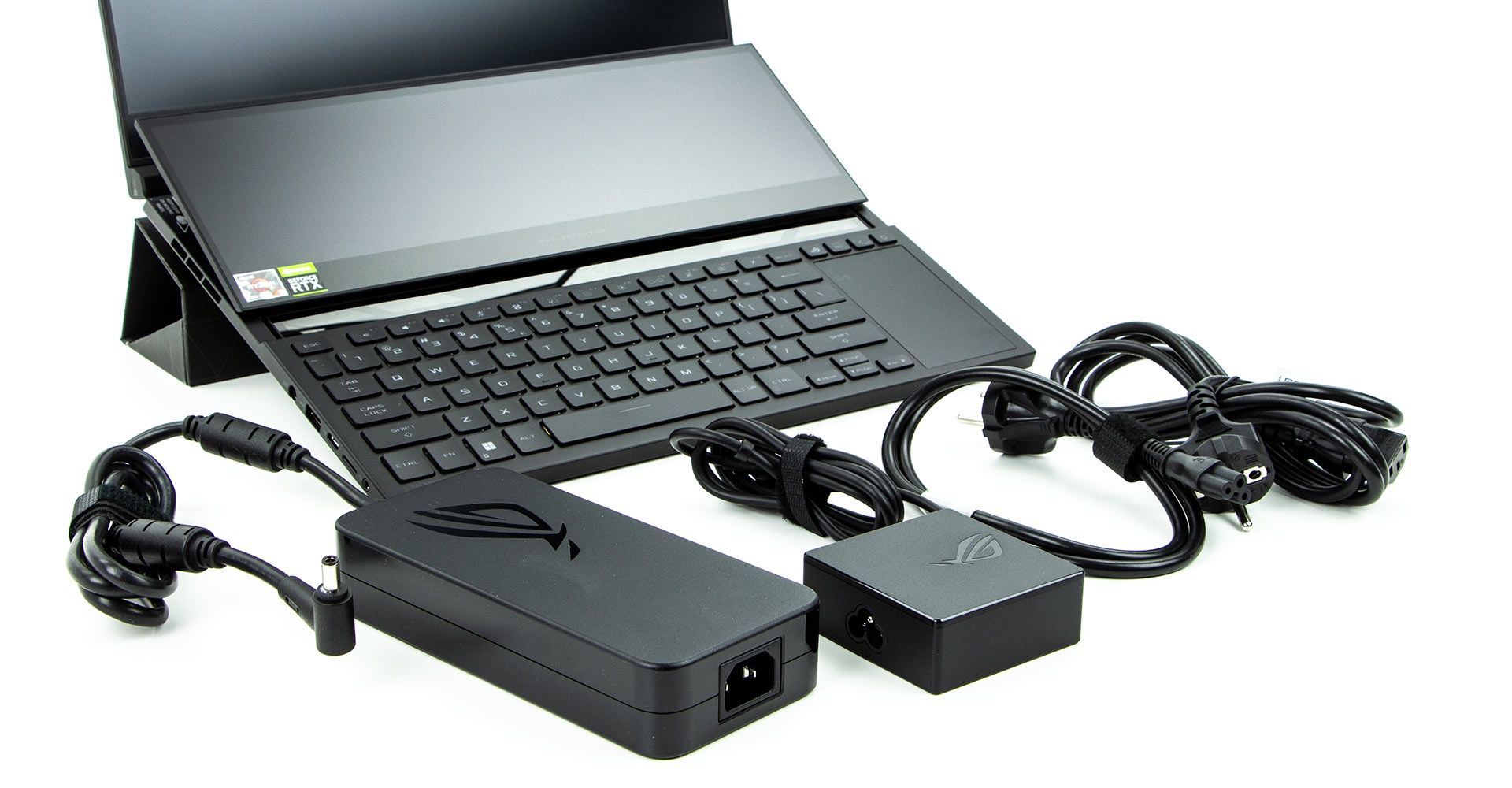 ASUS ROG Zephyrus Duo 16 - zawartość zestawu