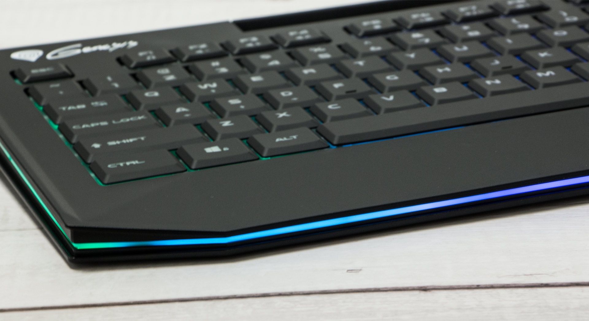 Genesis Lith 400 RGB - widok podświetlonej krawędzi
