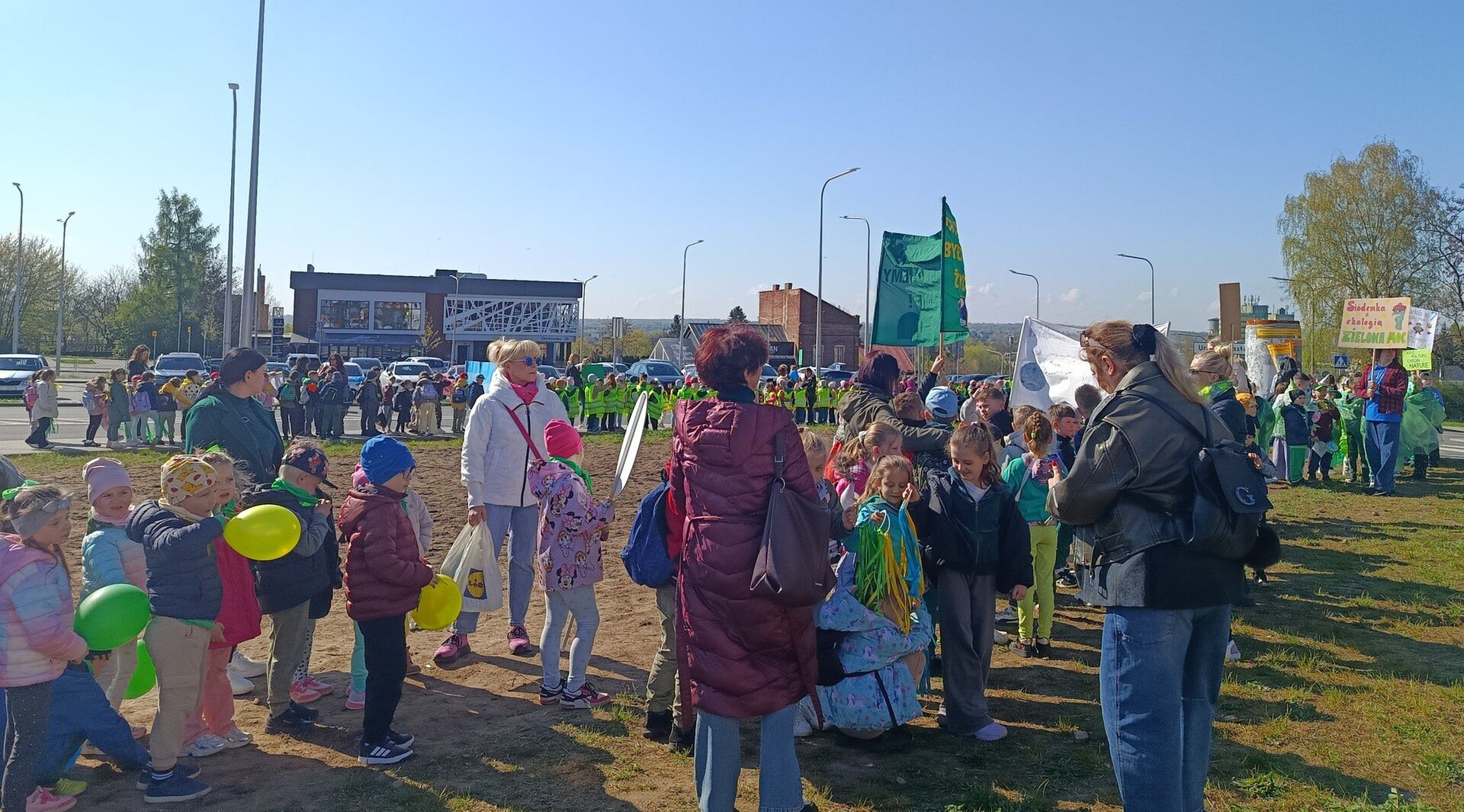 Ostrowiecka Ekobrygada wysiała miejską łąkę