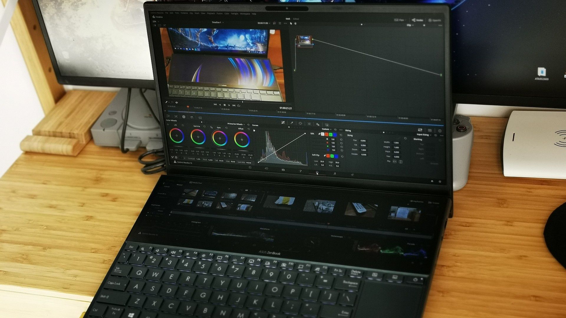 ASUS ZenBook Duo 14 - niewielki i zgrabny