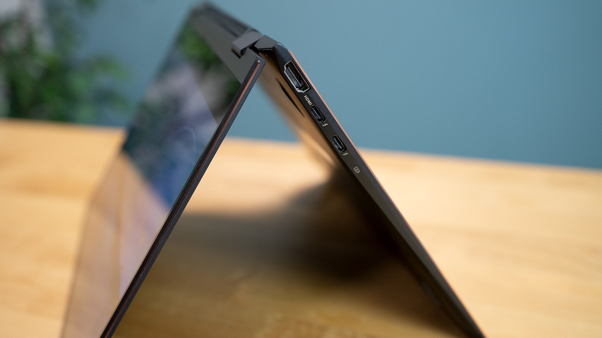 ASUS ZenBook Flip S 13 - złacza i porty