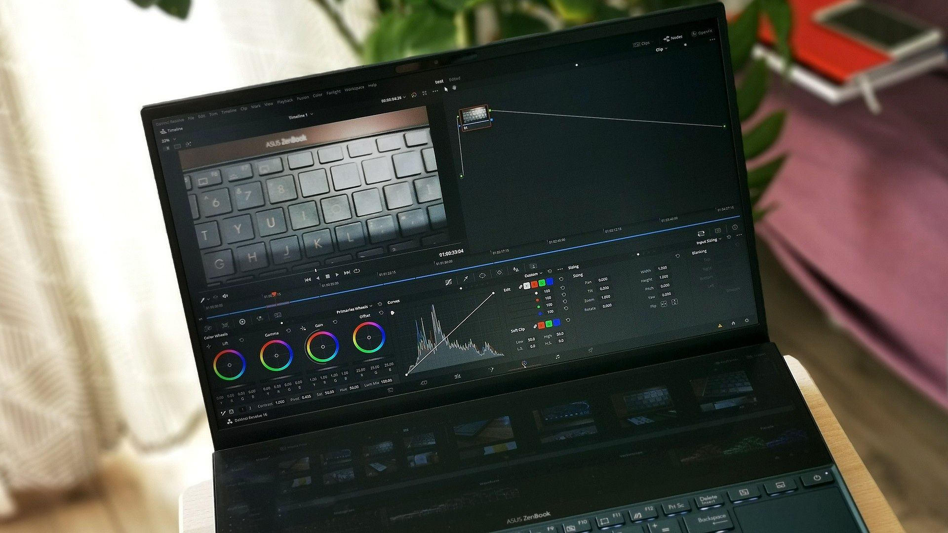 ASUS ZenBook Duo 14 - możesz go zabrać wszędzie