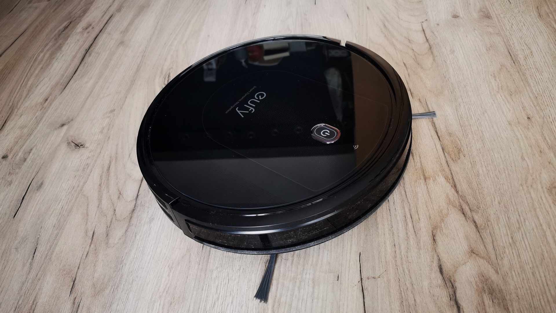 Eufy Robovac G10 Hybrid - podczas pracy
