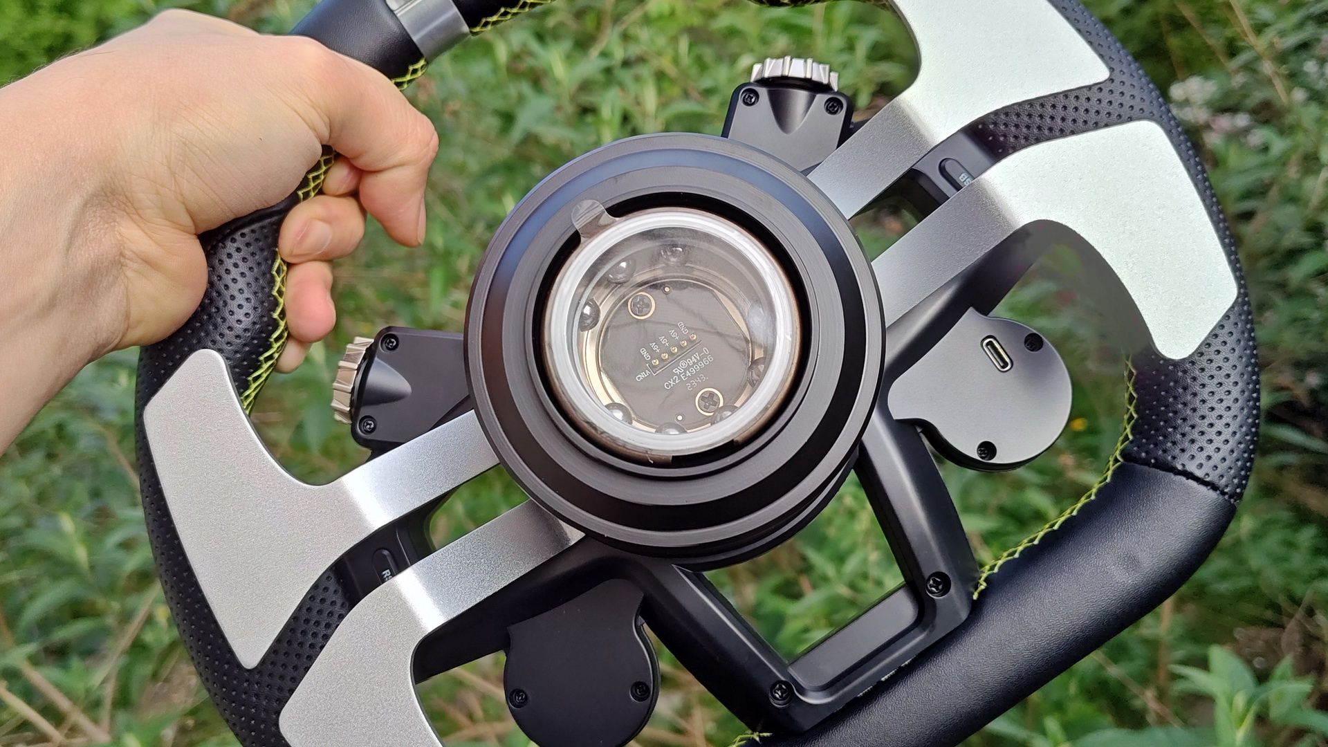 Turtle Beach VelocityOne Race - system movowania quick release