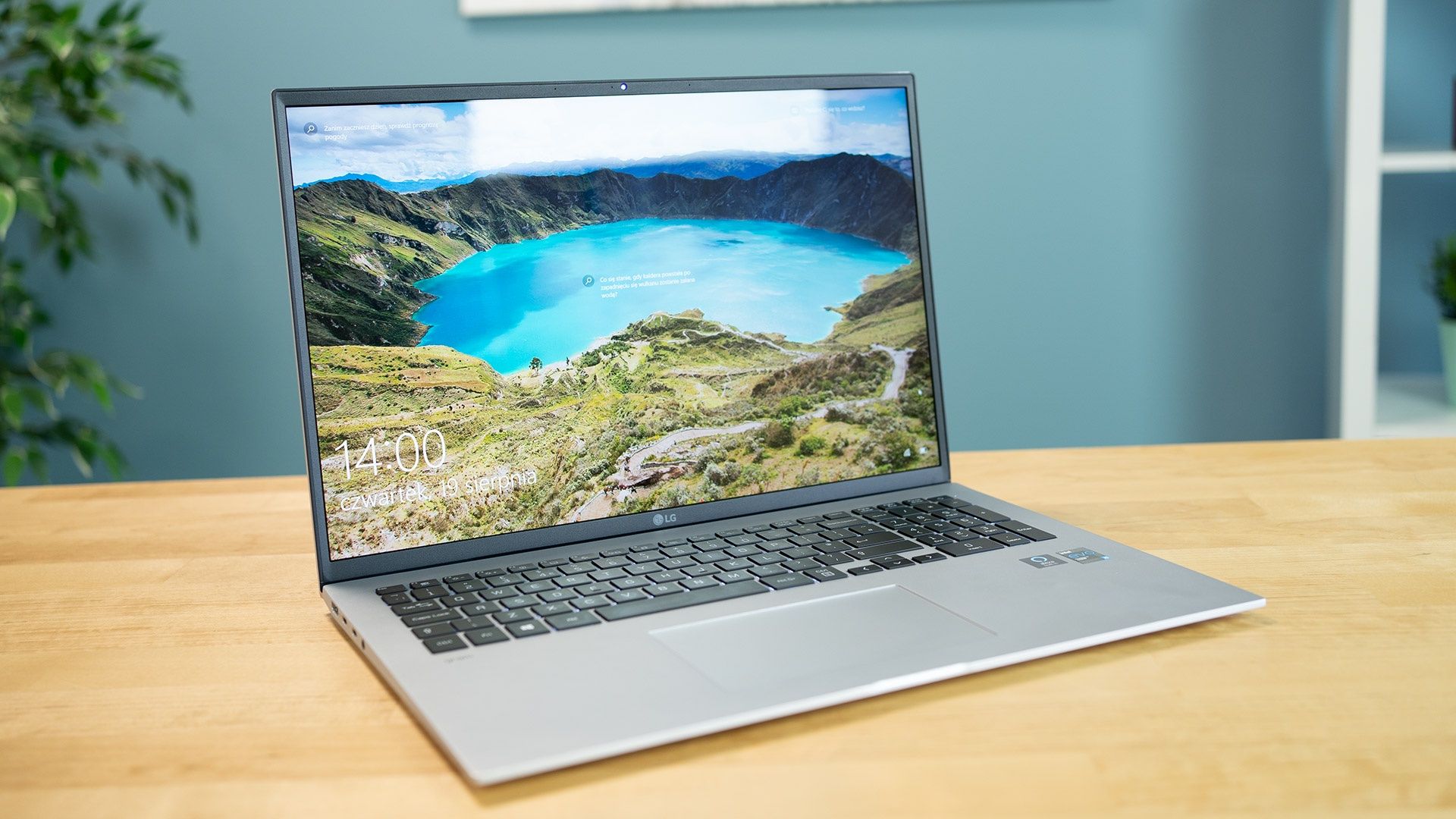 LG Gram 17 - mały wielki laptop (z profilu)