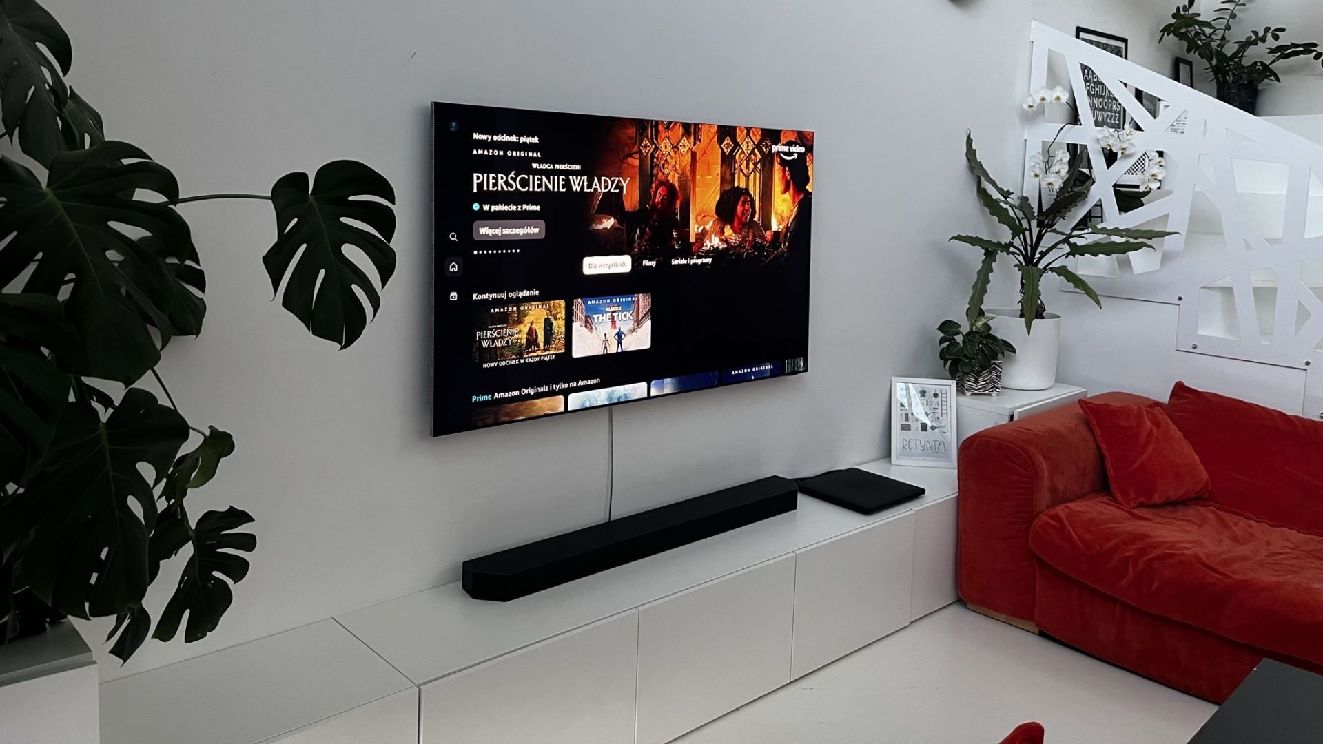 Samsung Neo QLED 8K Excellence Line QN900B - z soundbarem