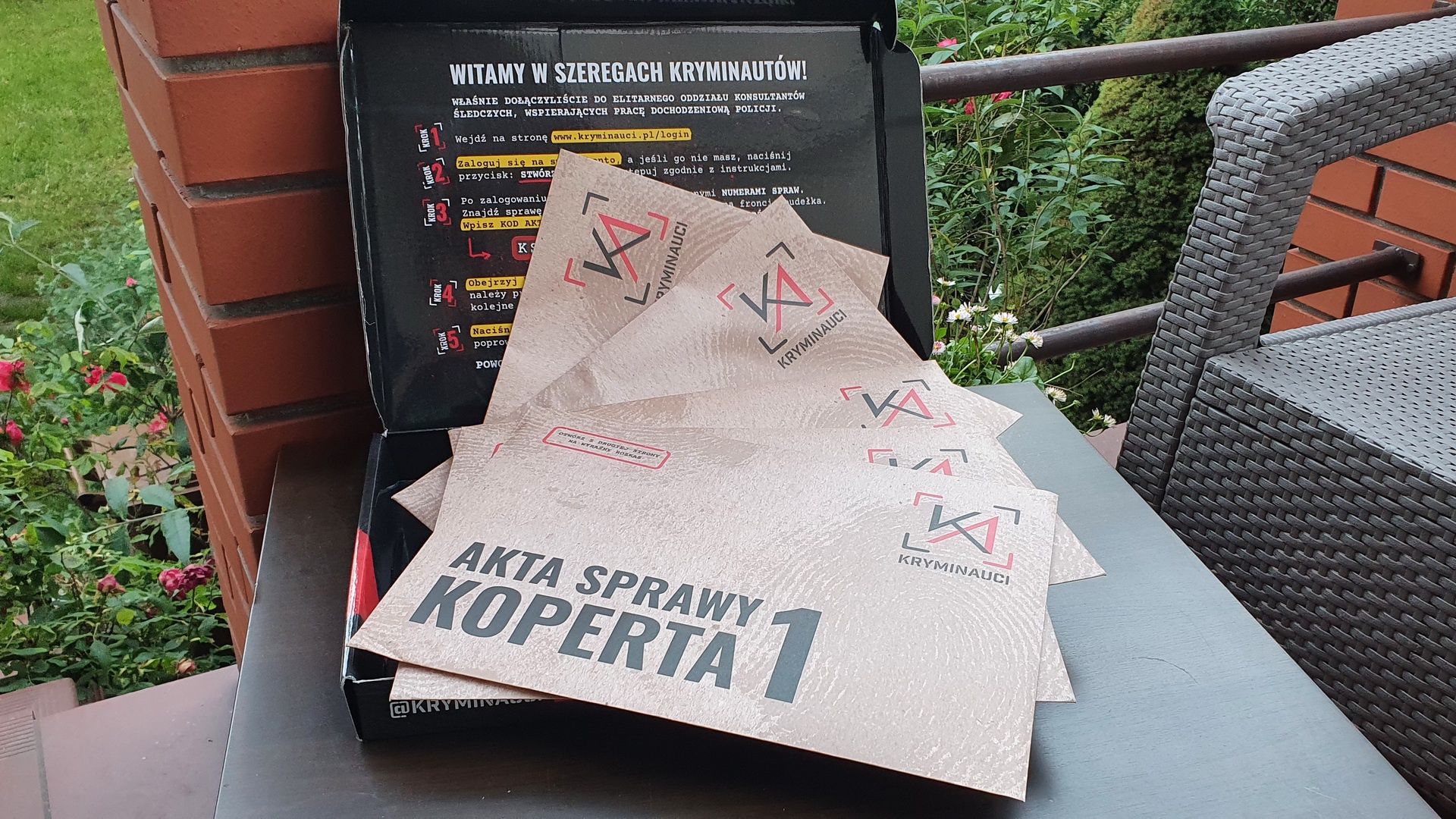 Kryminauci vs Detektyw - pudełko Kryminautów z kopertami