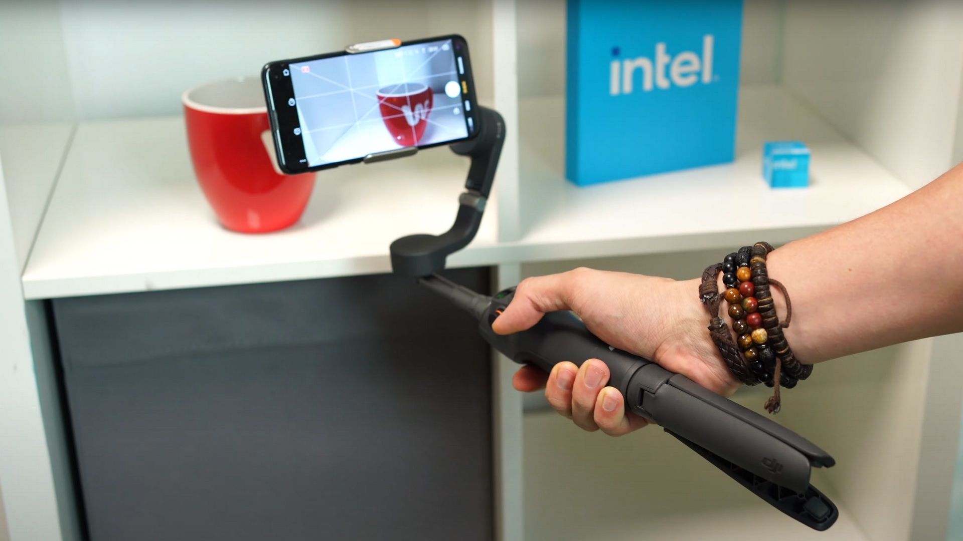 Dji Osmo Mobile 6 - pozycja latarki