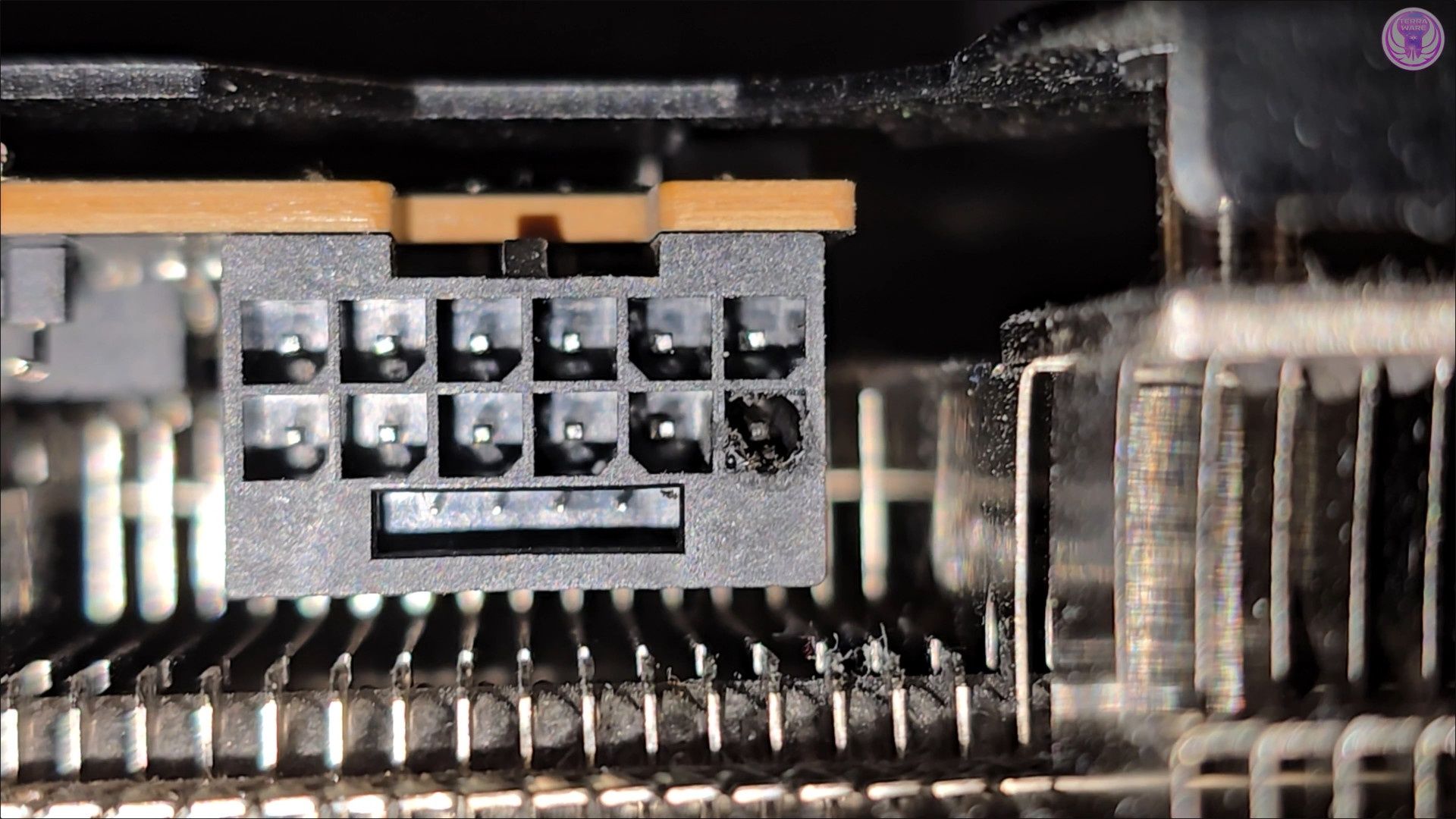 ASRock Radeon RX 9070 XT Taichi - spalona wtyczka zasilania