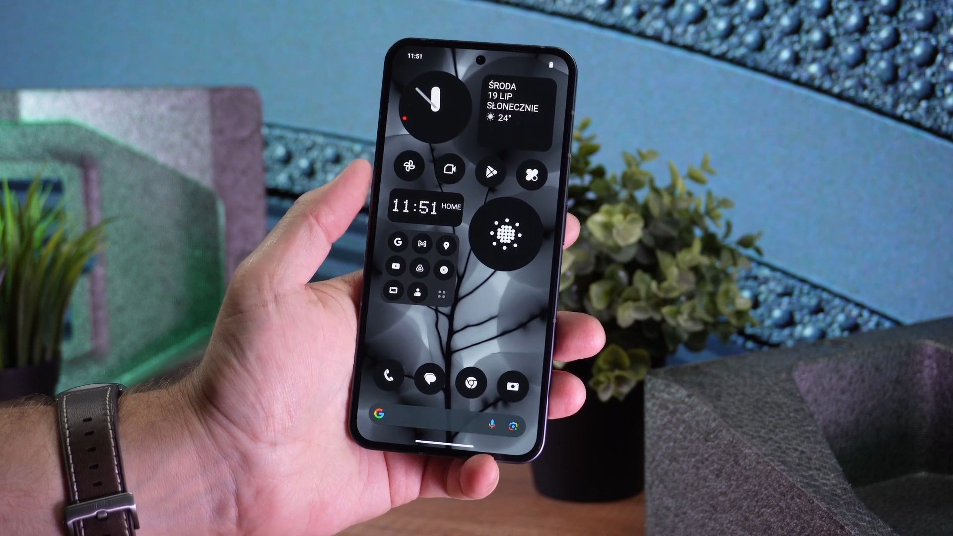 Nothing Phone (2)