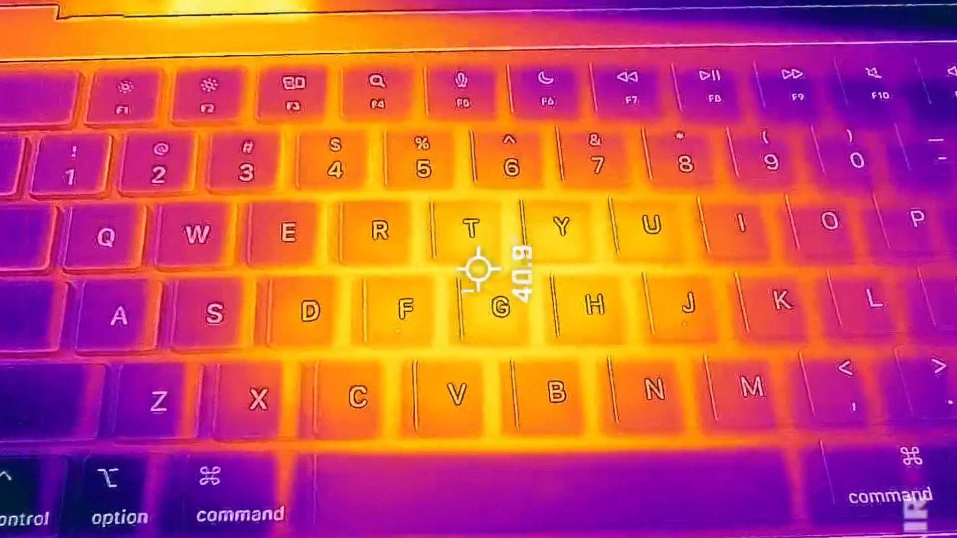Temepratura Apple MacBook Pro M5