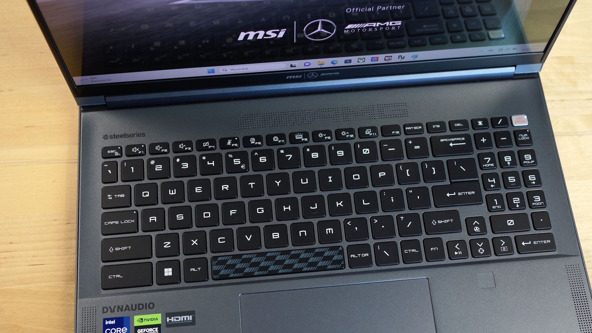 MSI Stealth 16 Mercedes-AMG - klawiatura