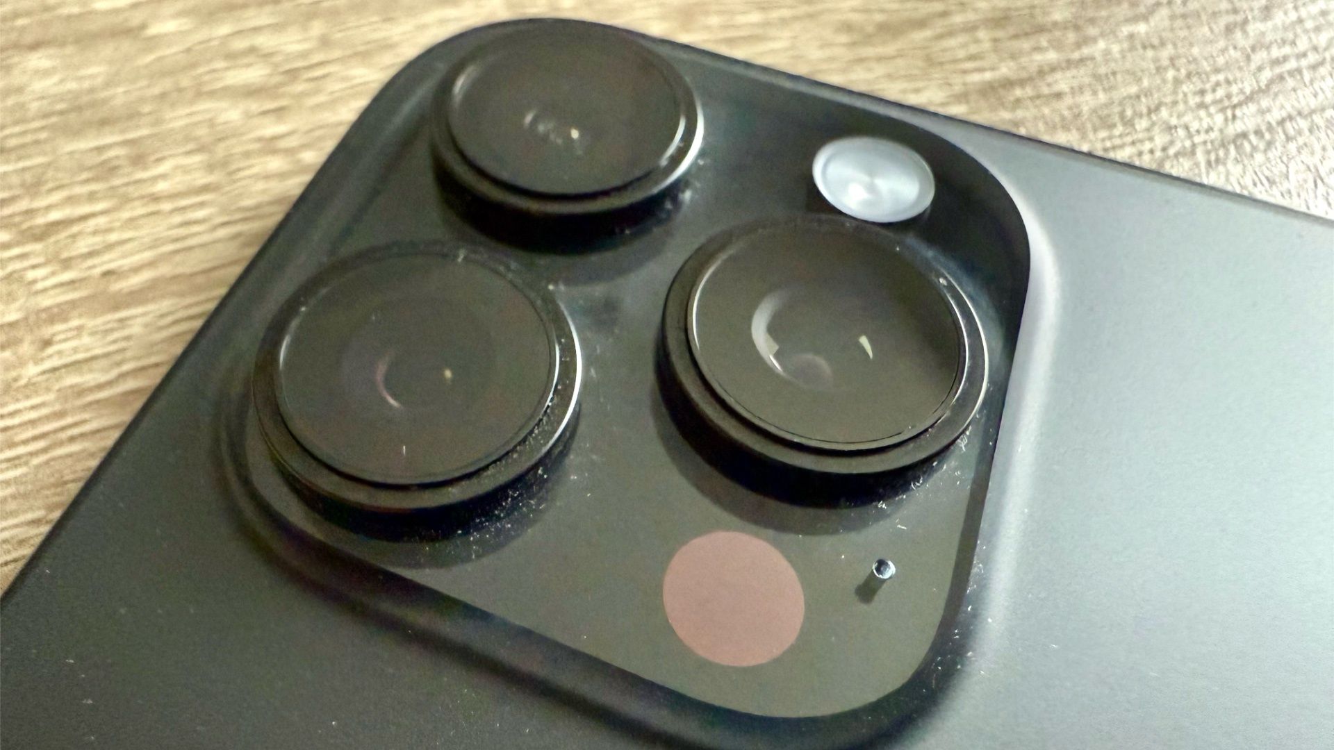 iPhone 16 pro max aparaty