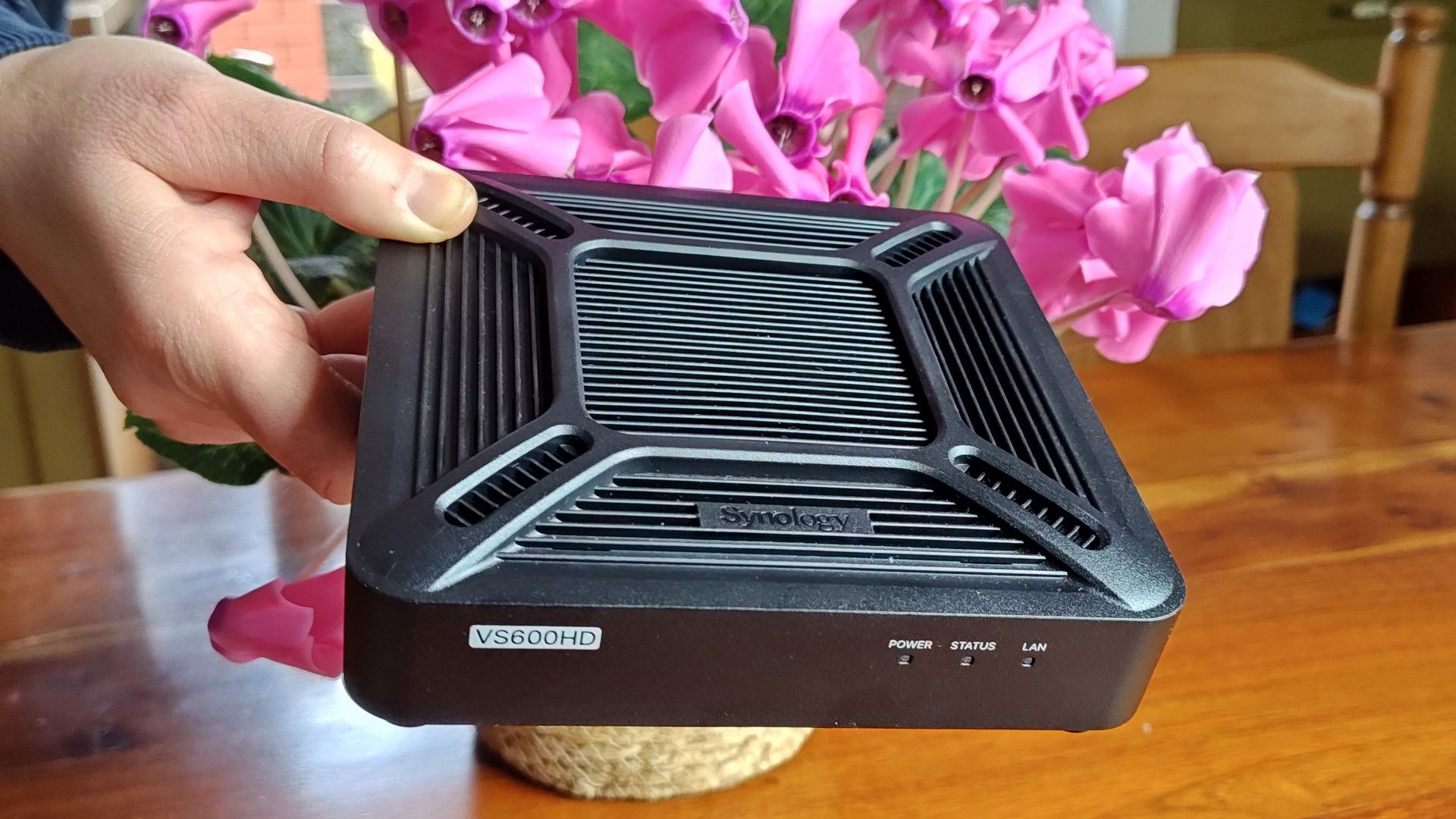 Synology VisualStation VS600HD - widok z przodu