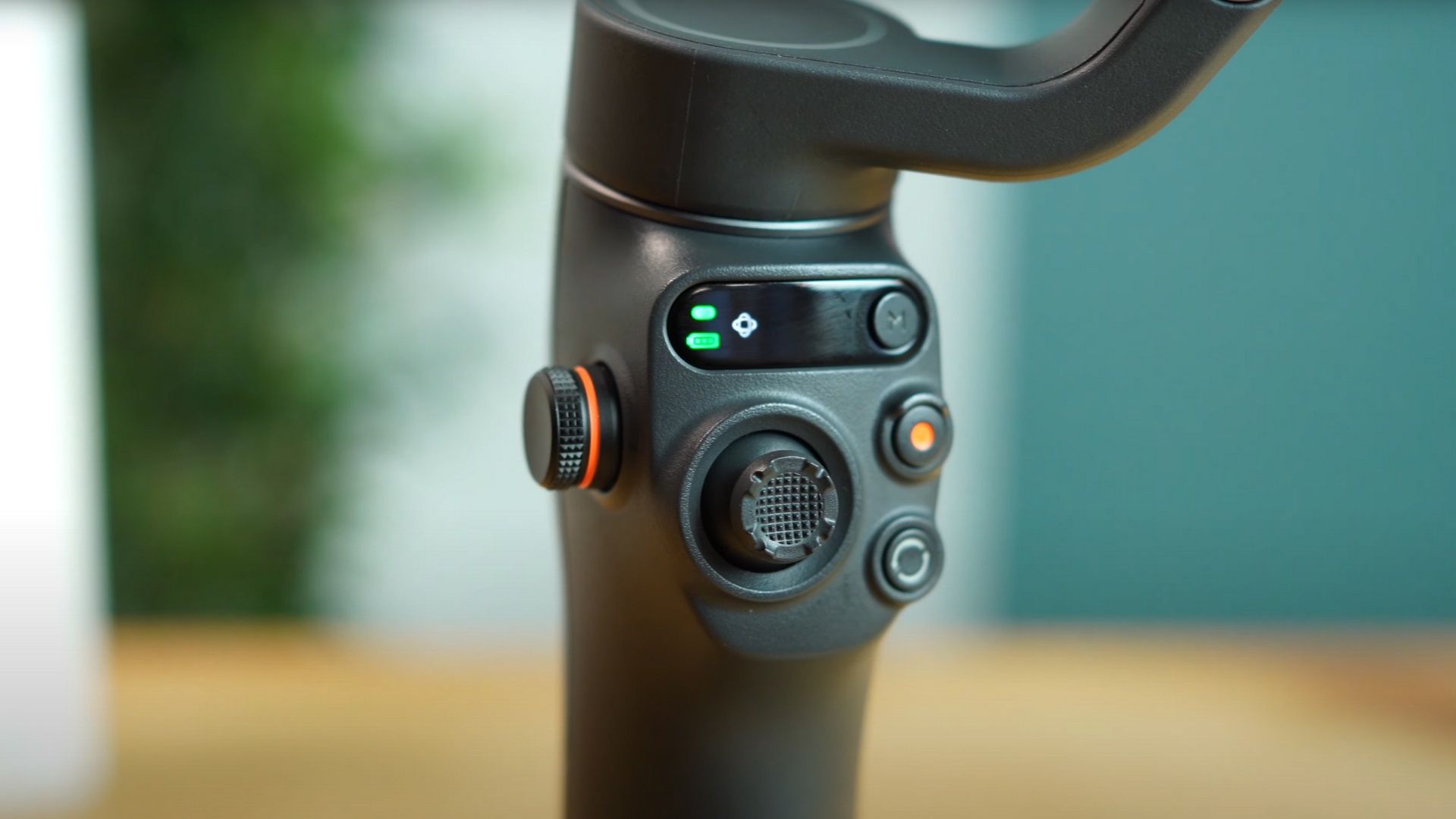 Dji Osmo Mobile 6 - odświeżony panel