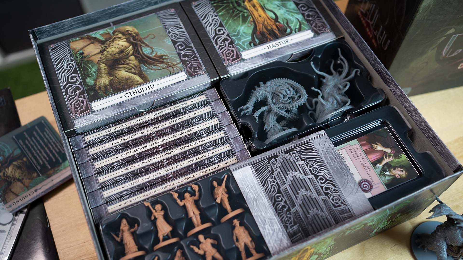Cthulhu: Death May Die - zawartość pudełka