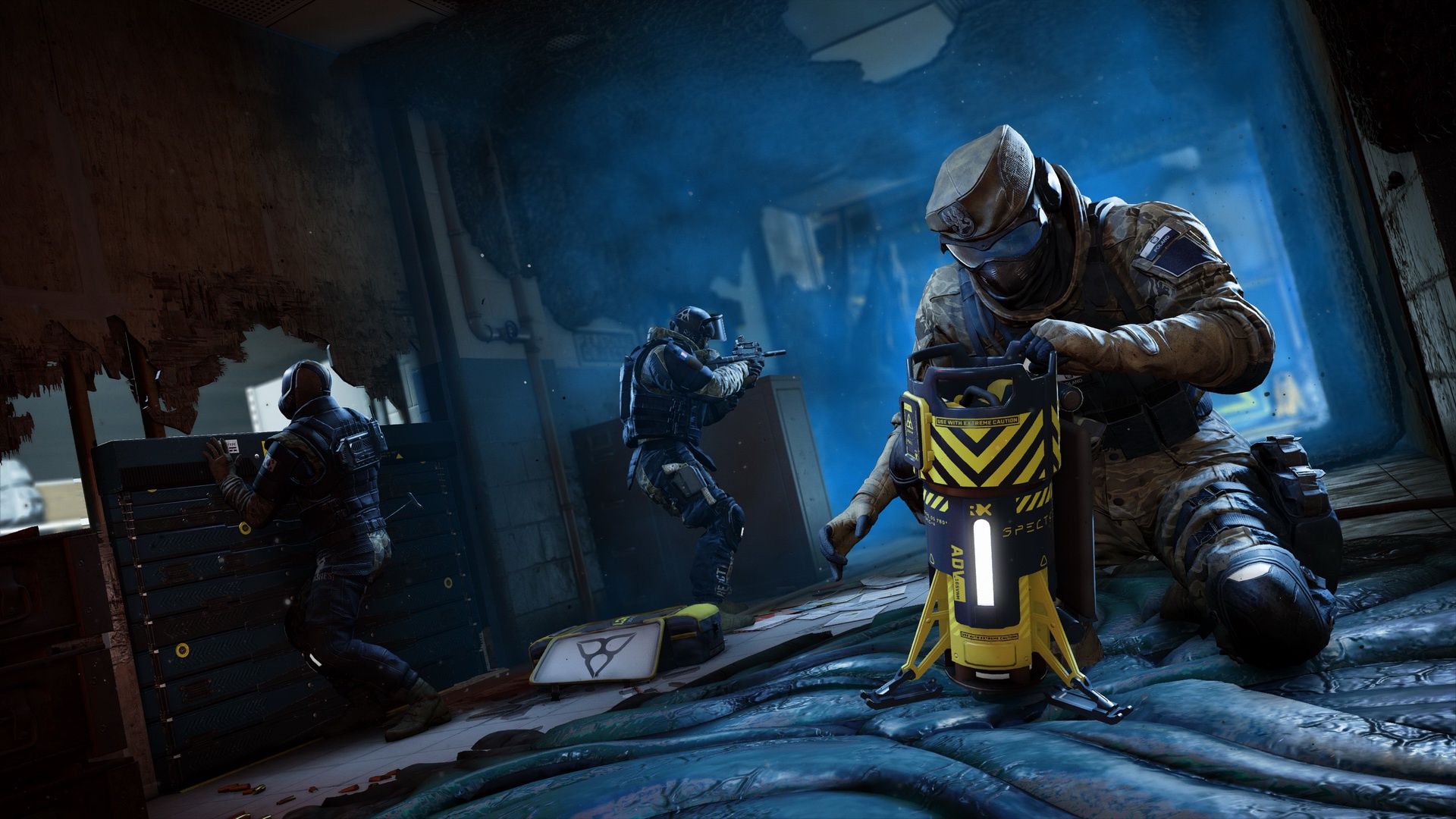Spillover Rainbow Six Extraction - pokładanie pojemnika z rozpuszczalnikiem