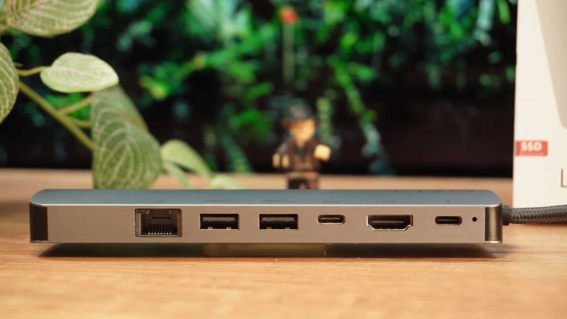 Linq Pro Studio 9-w-1 SSD ma wszystkie potrzebne porty i złącza
