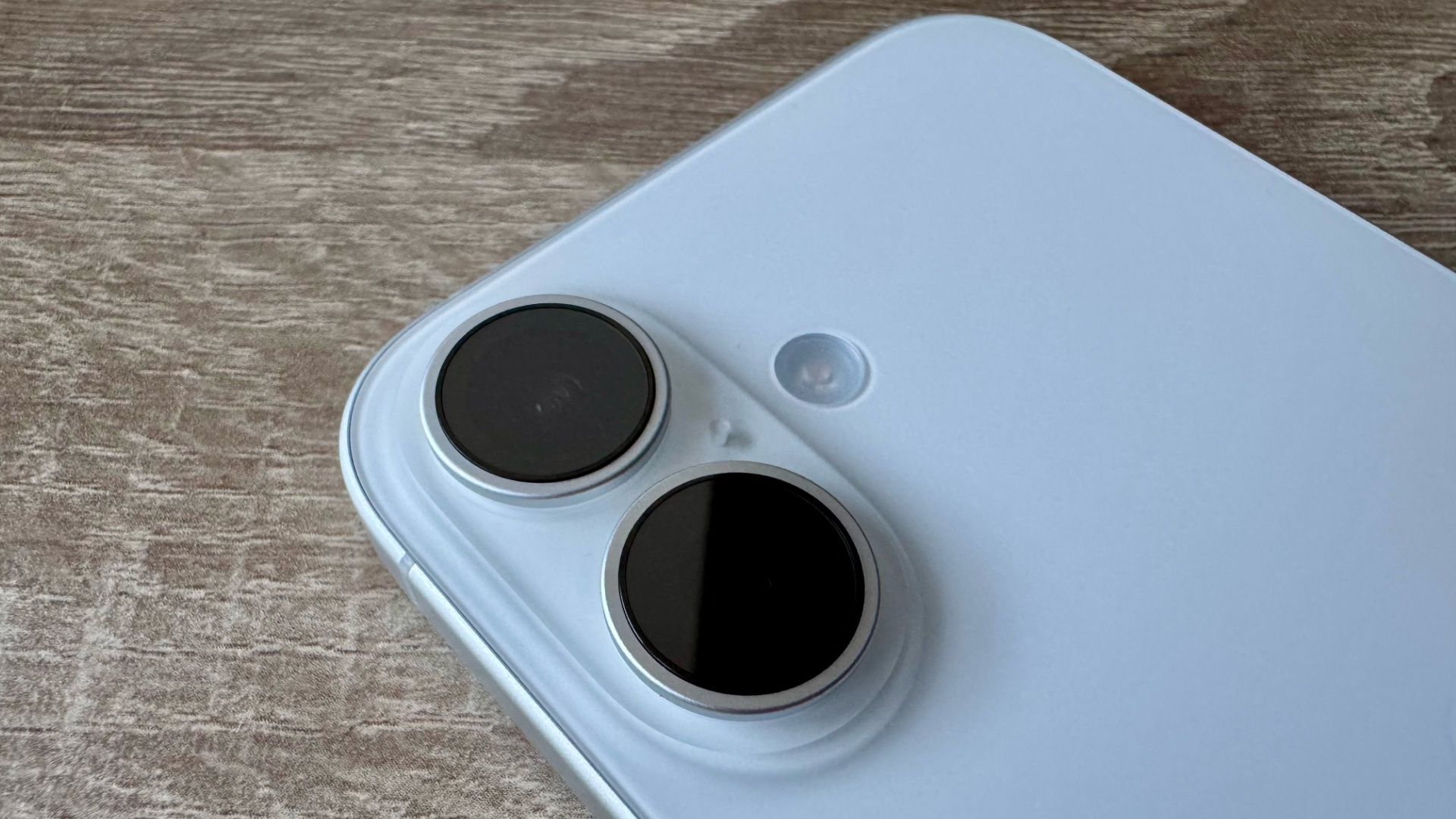 iPhone 16 aparaty