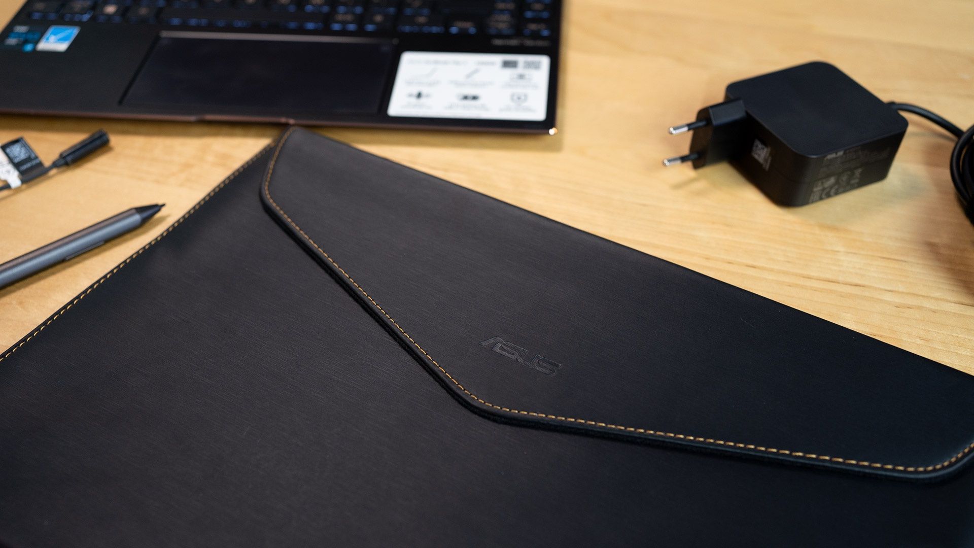 ASUS ZenBook Flip S 13 -