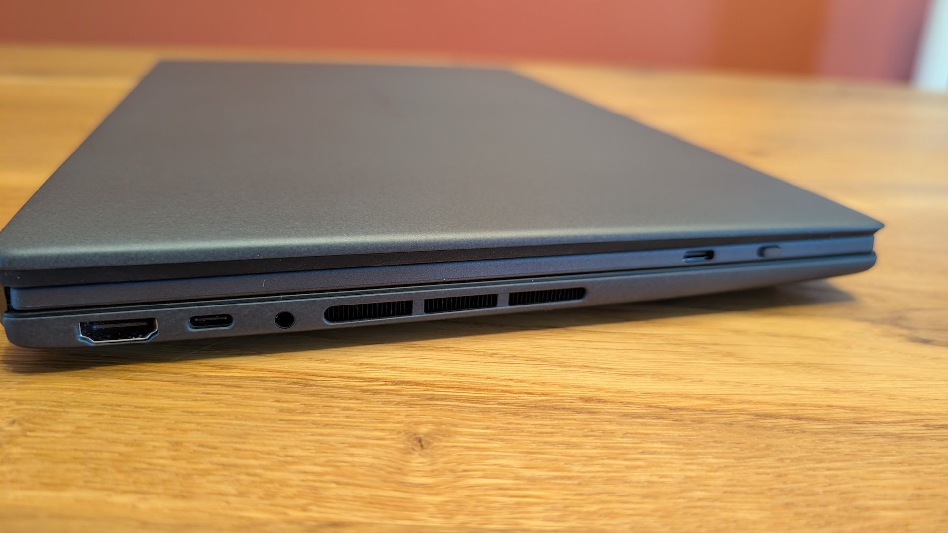 ASUS