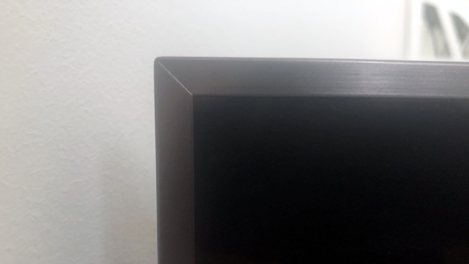 Xiaomi Mi TV 4S 65 - aluminiowa ramka