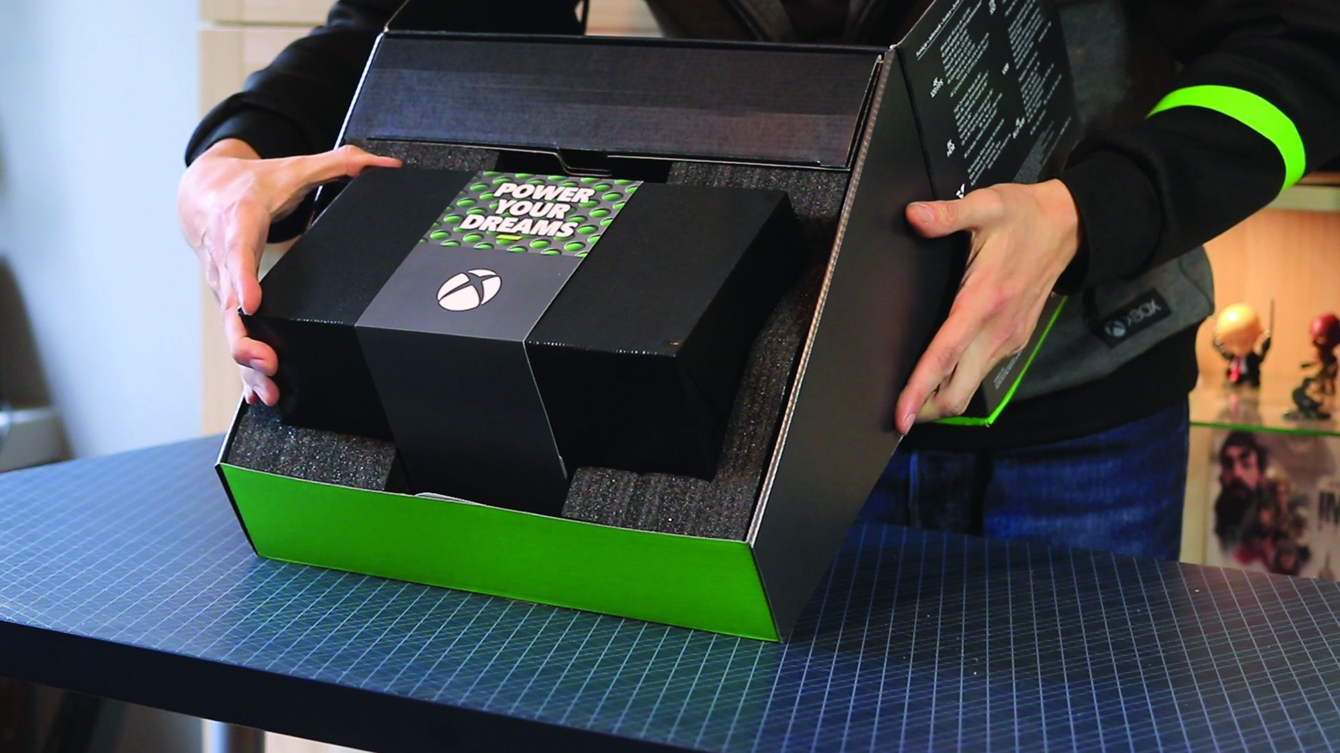 Xbox Series X - pięknie zapakowana konsola