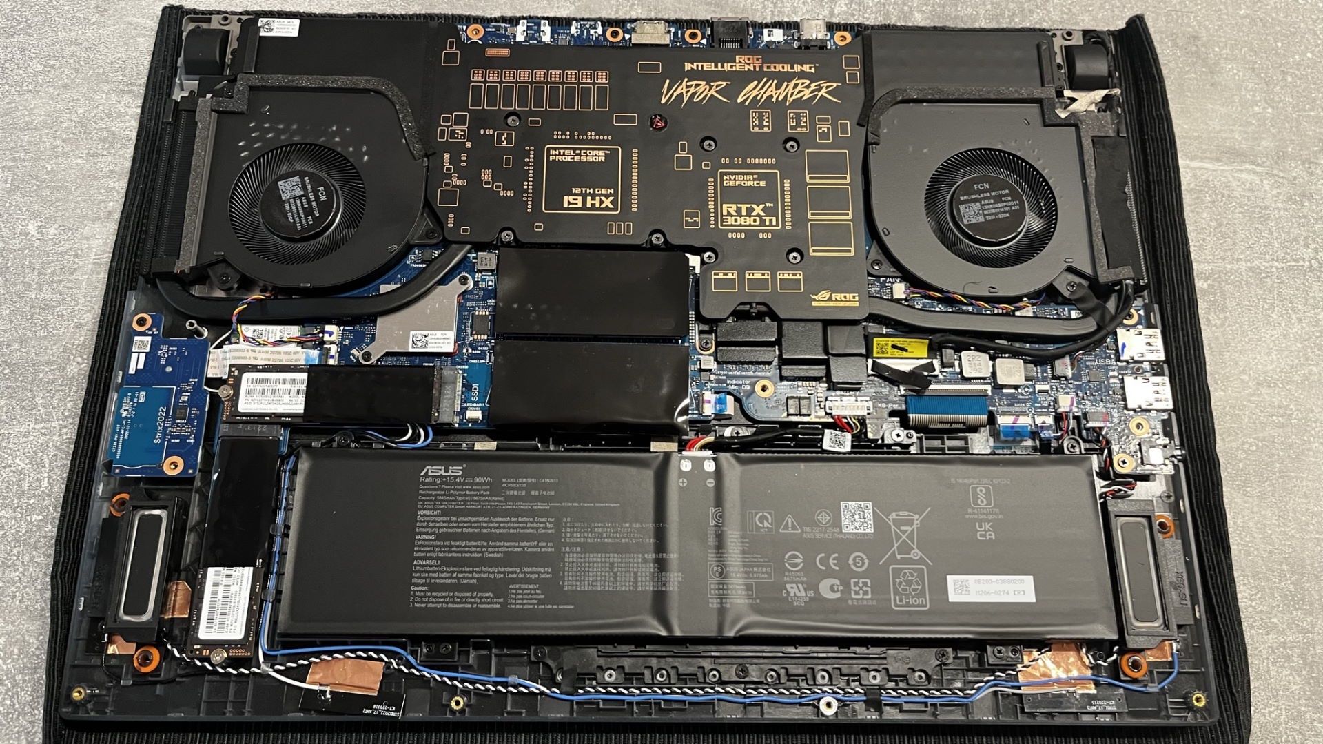 ASUS ROG STRIX SCAR 17 SE - układ chłodzenia