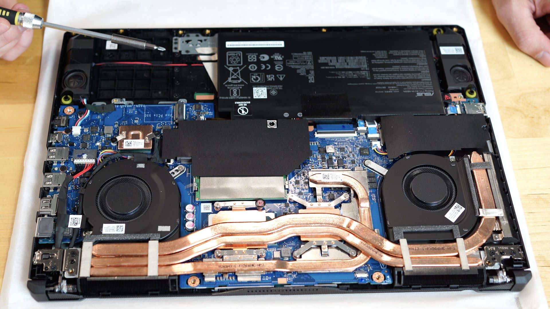 ASUS TUF Gaming F15 FX506HC - chłodzenie i modernizacja