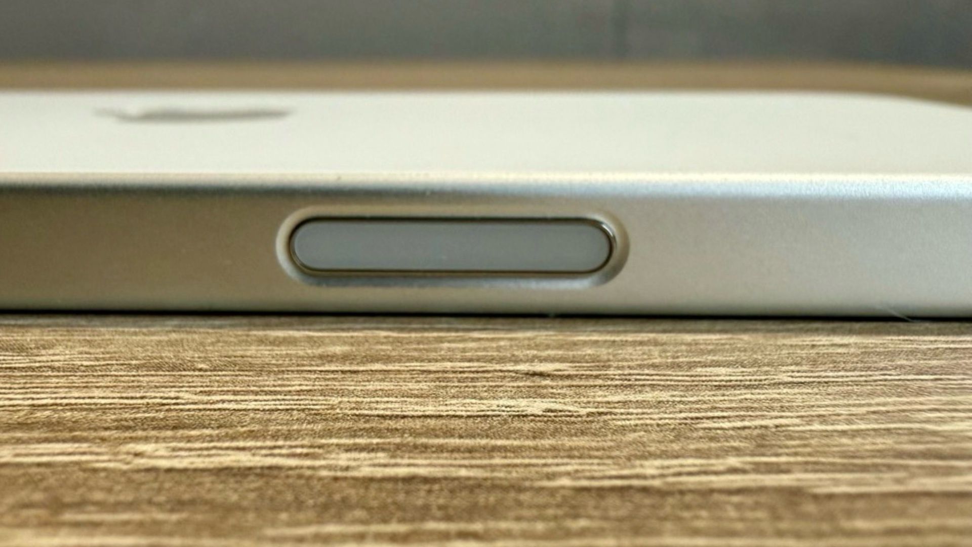 iPhone 16 przycisk do sterowania kamerą