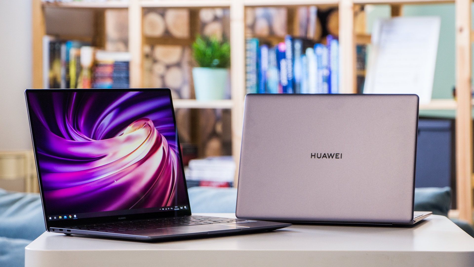 Huawei MateBook X PRO oraz MateBook 13 na jednym stole